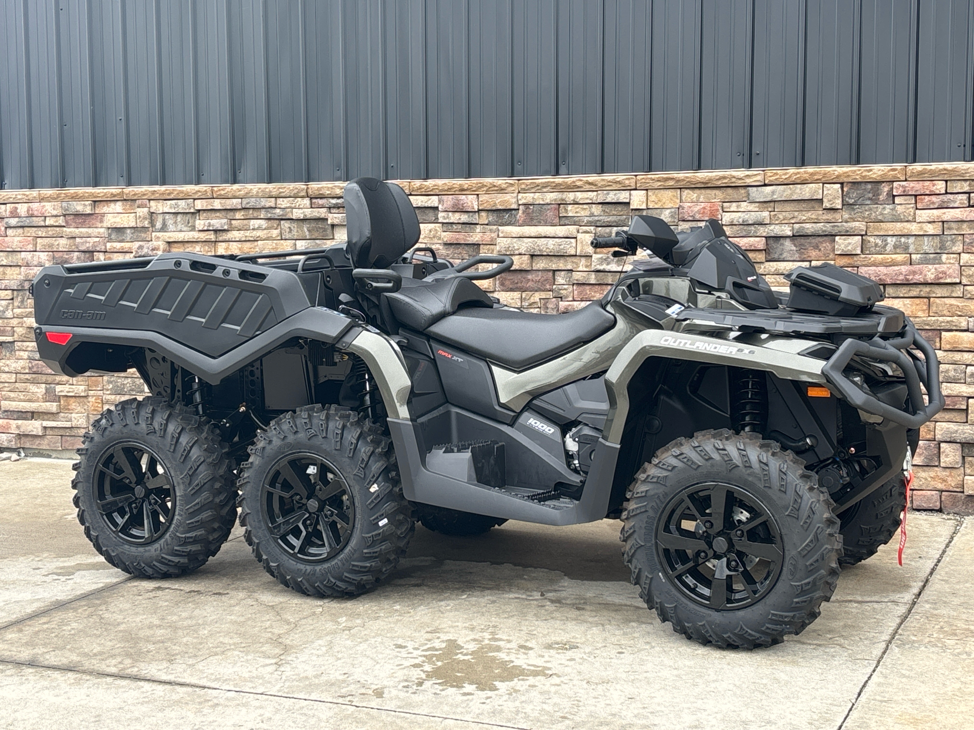 2025 Can-Am Outlander MAX 6x6 XT 1000 in Columbia, Missouri - Photo 2