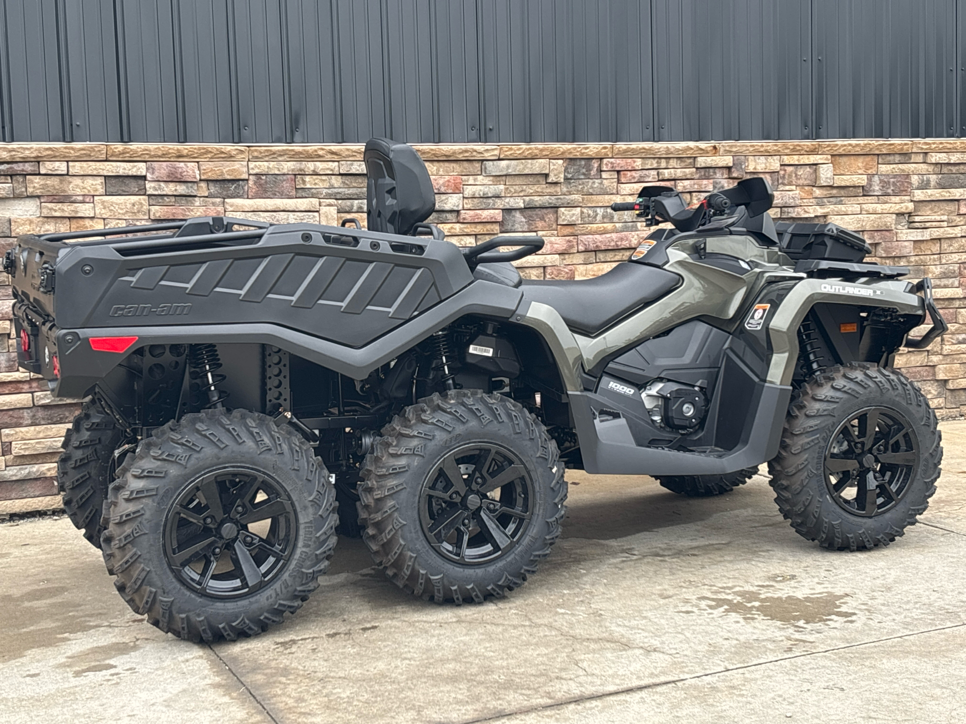 2025 Can-Am Outlander MAX 6x6 XT 1000 in Columbia, Missouri - Photo 3