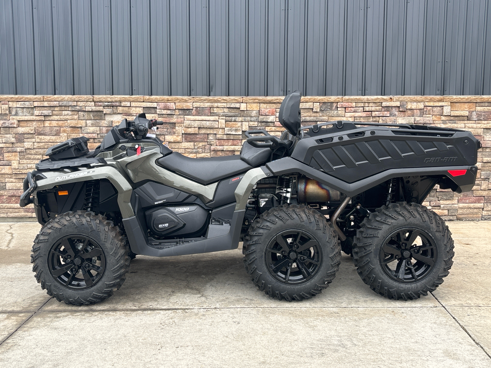 2025 Can-Am Outlander MAX 6x6 XT 1000 in Columbia, Missouri - Photo 13