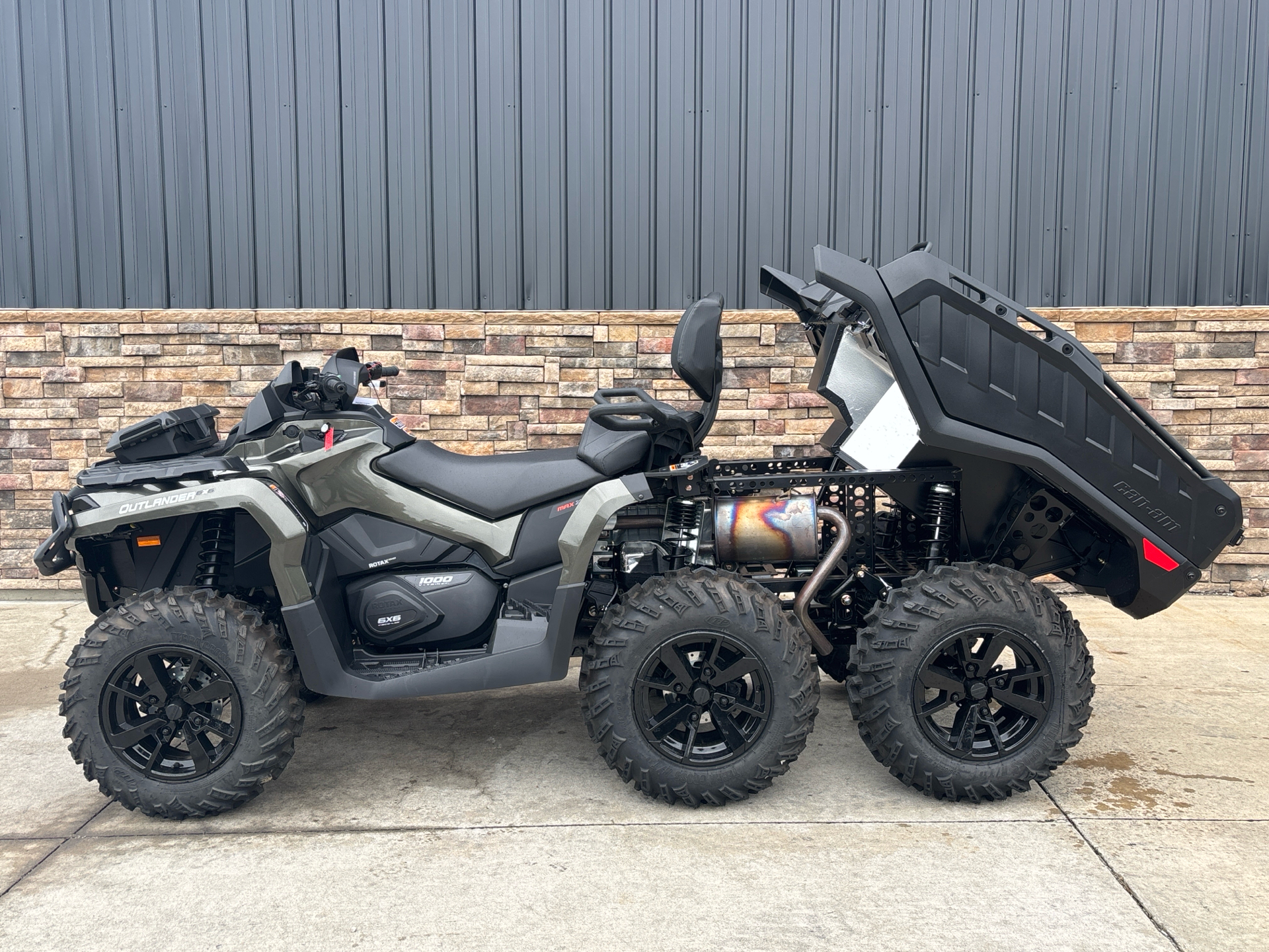 2025 Can-Am Outlander MAX 6x6 XT 1000 in Columbia, Missouri - Photo 10