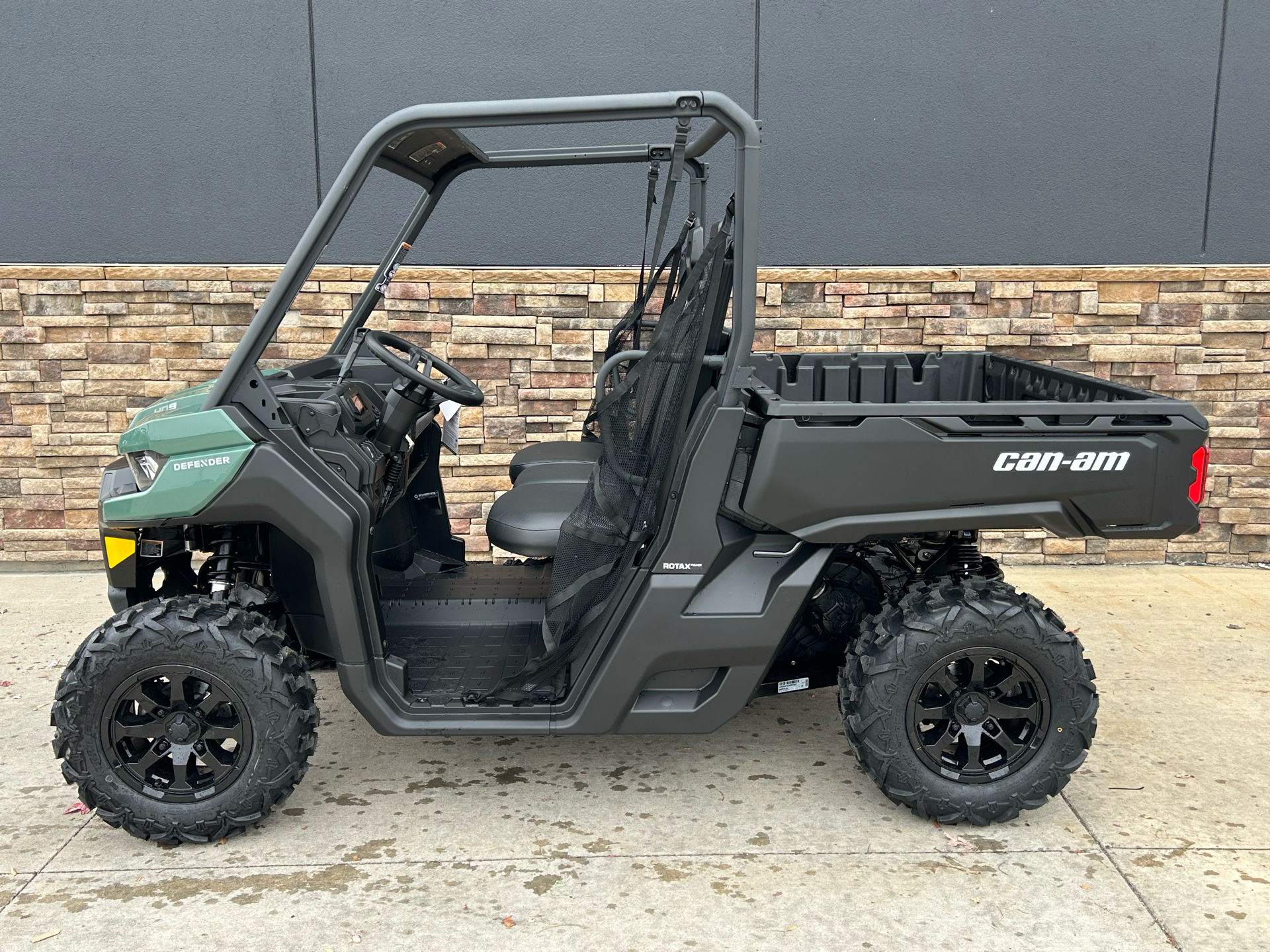 2025 Can-Am Defender DPS HD9 in Columbia, Missouri - Photo 1