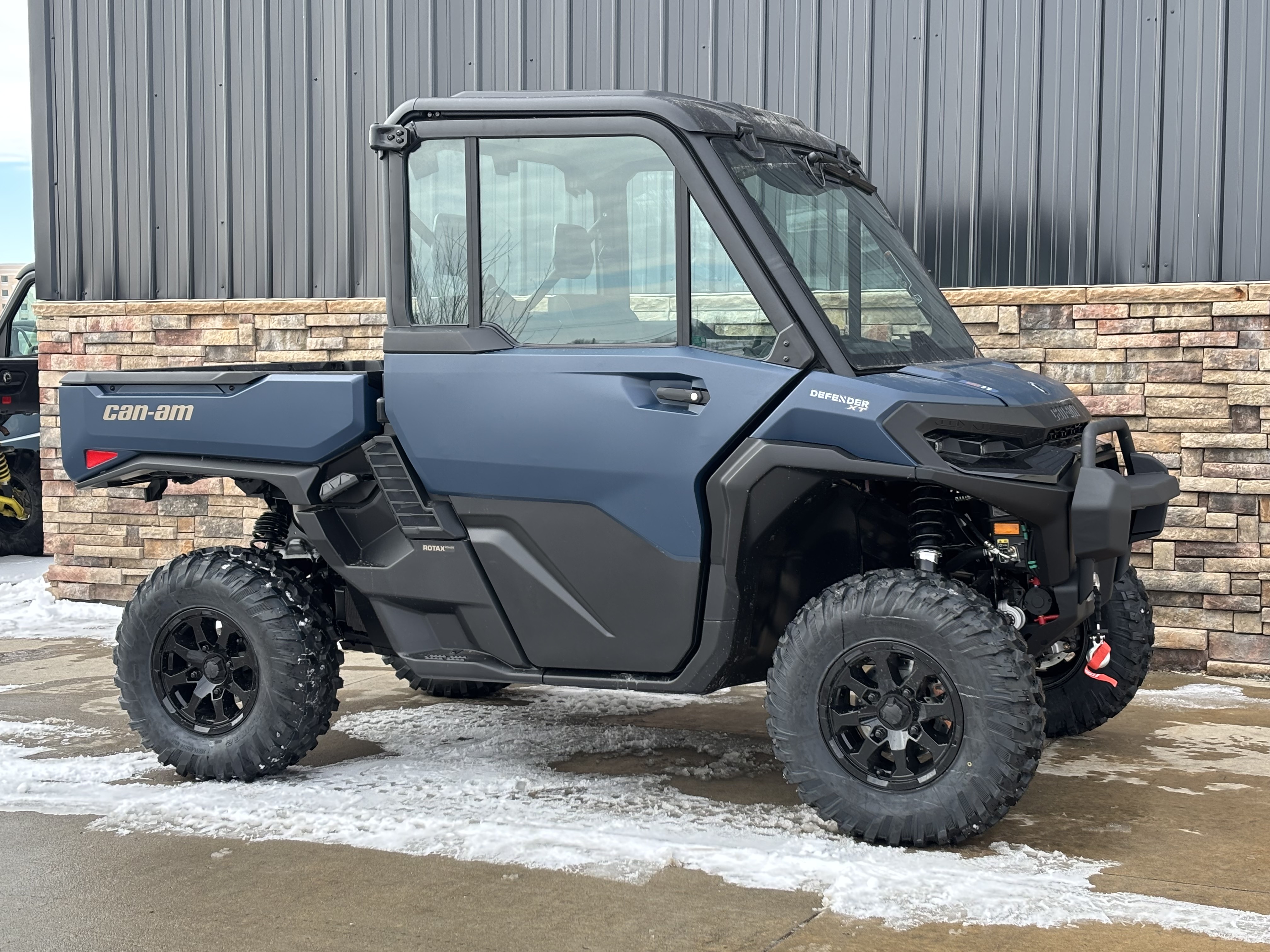 2026 Can-Am Defender XT CAB HD11 in Columbia, Missouri - Photo 3
