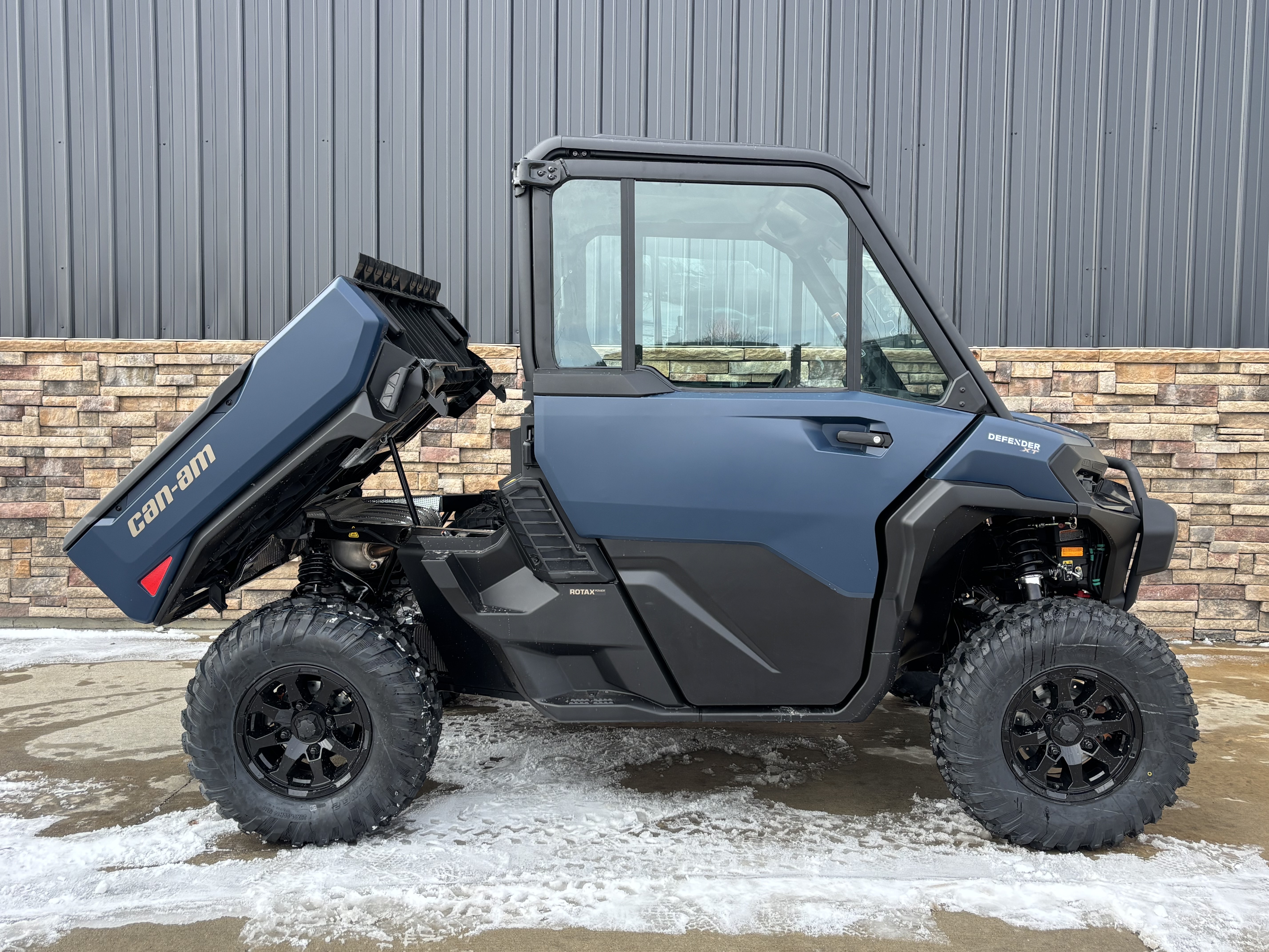 2026 Can-Am Defender XT CAB HD11 in Columbia, Missouri - Photo 7