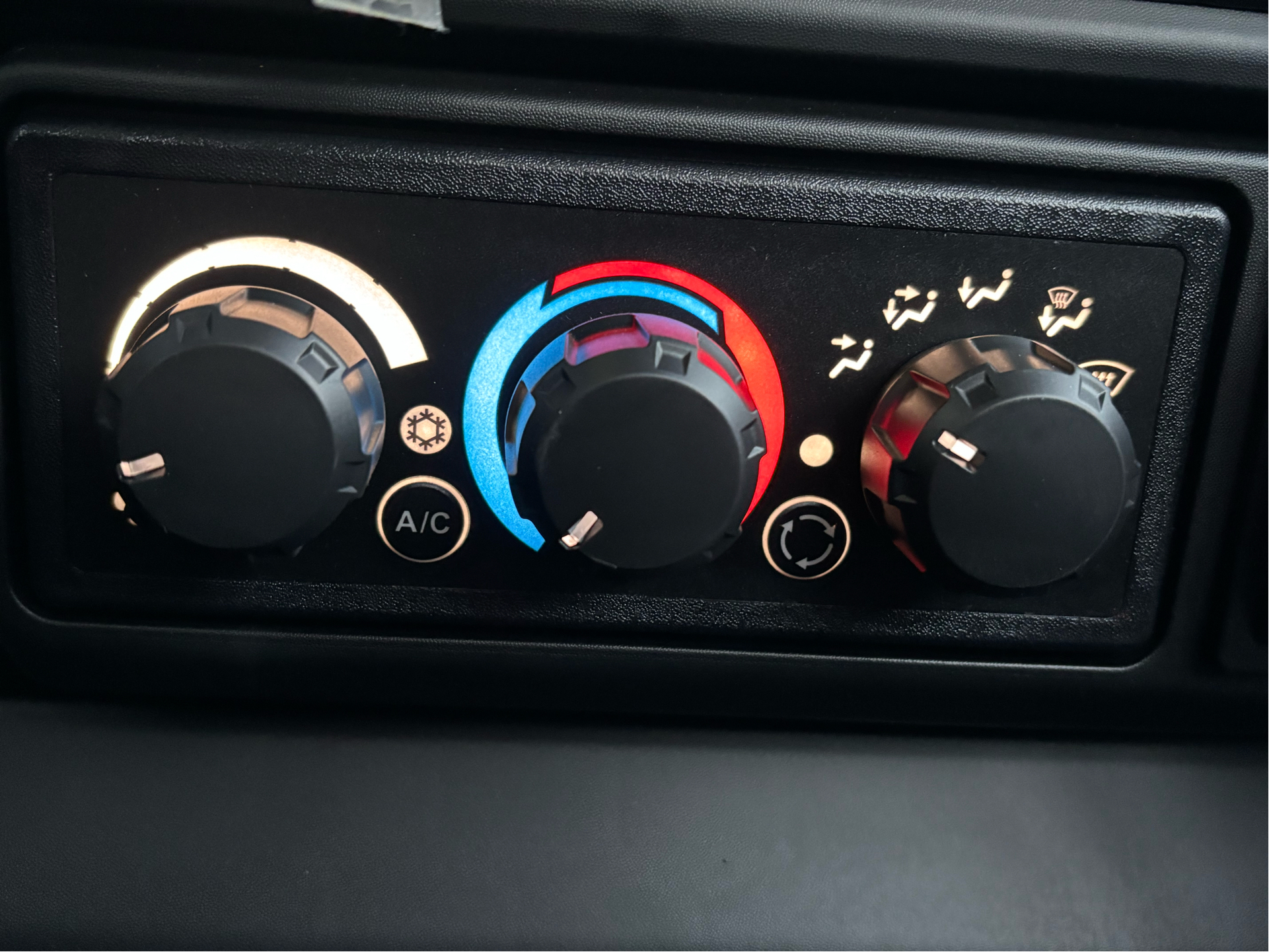 2026 Can-Am Defender XT CAB HD11 in Columbia, Missouri - Photo 11