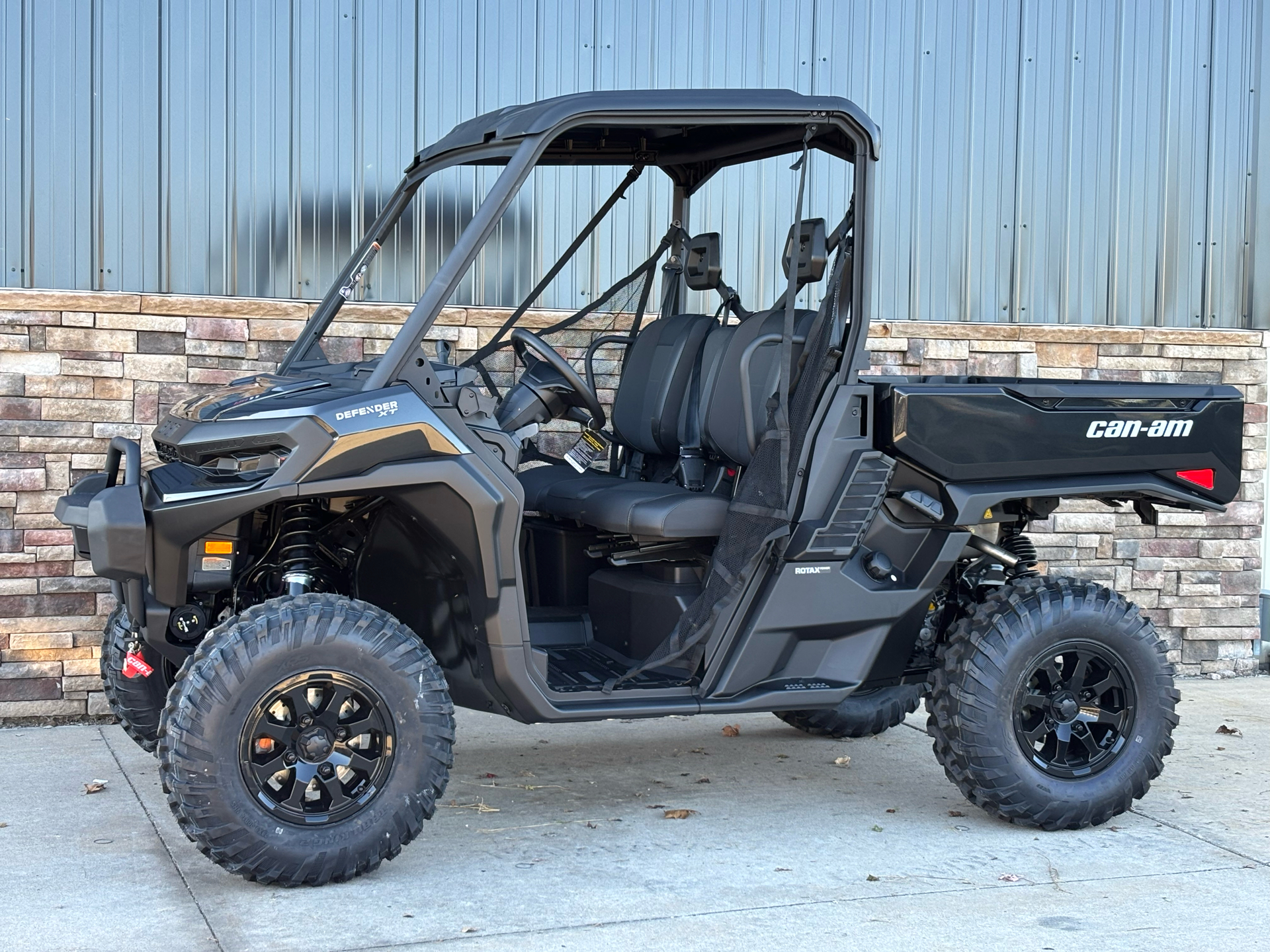 2026 Can-Am Defender XT HD11 in Columbia, Missouri - Photo 2