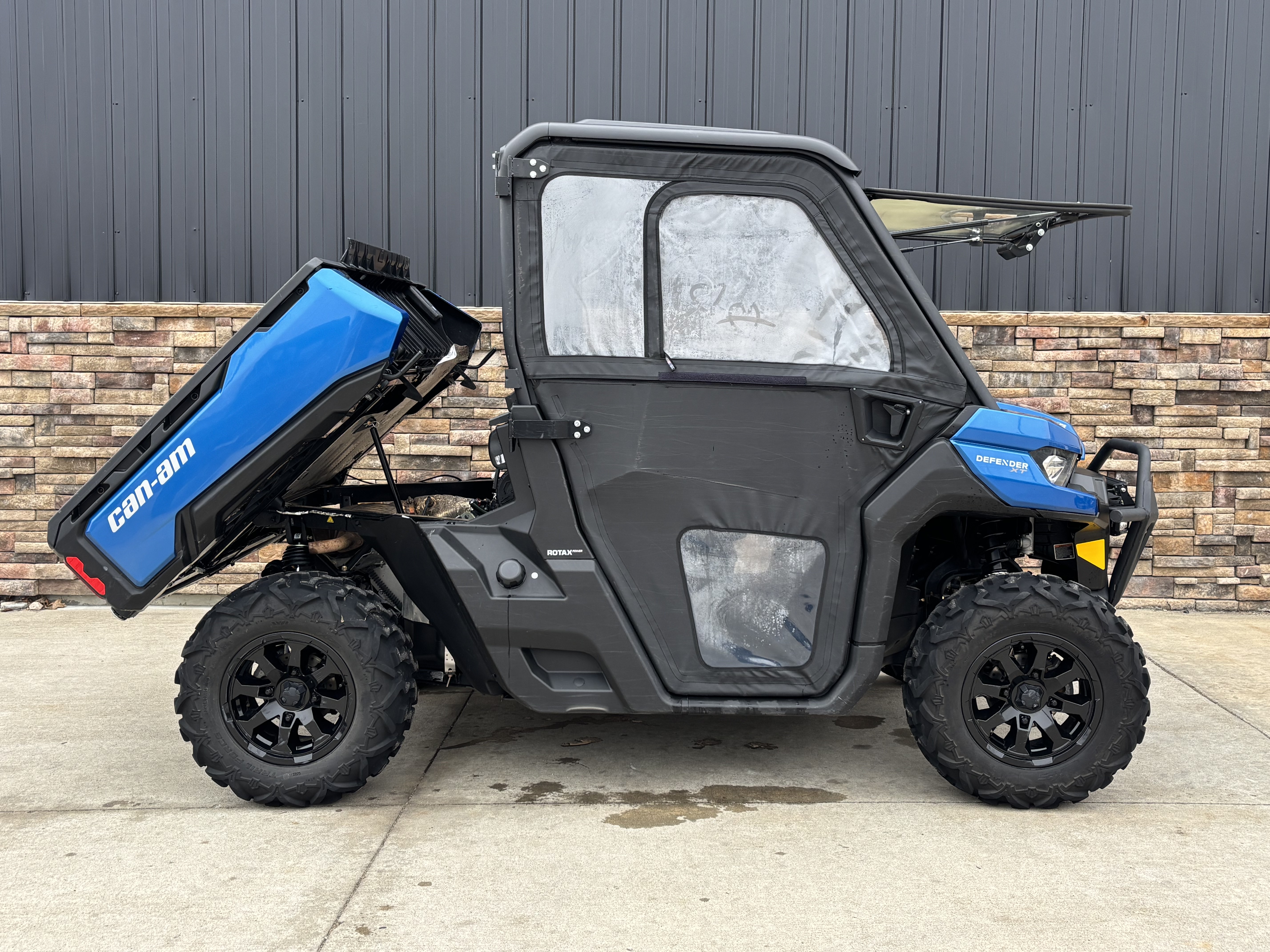 2023 Can-Am Defender XT HD9 in Columbia, Missouri - Photo 7