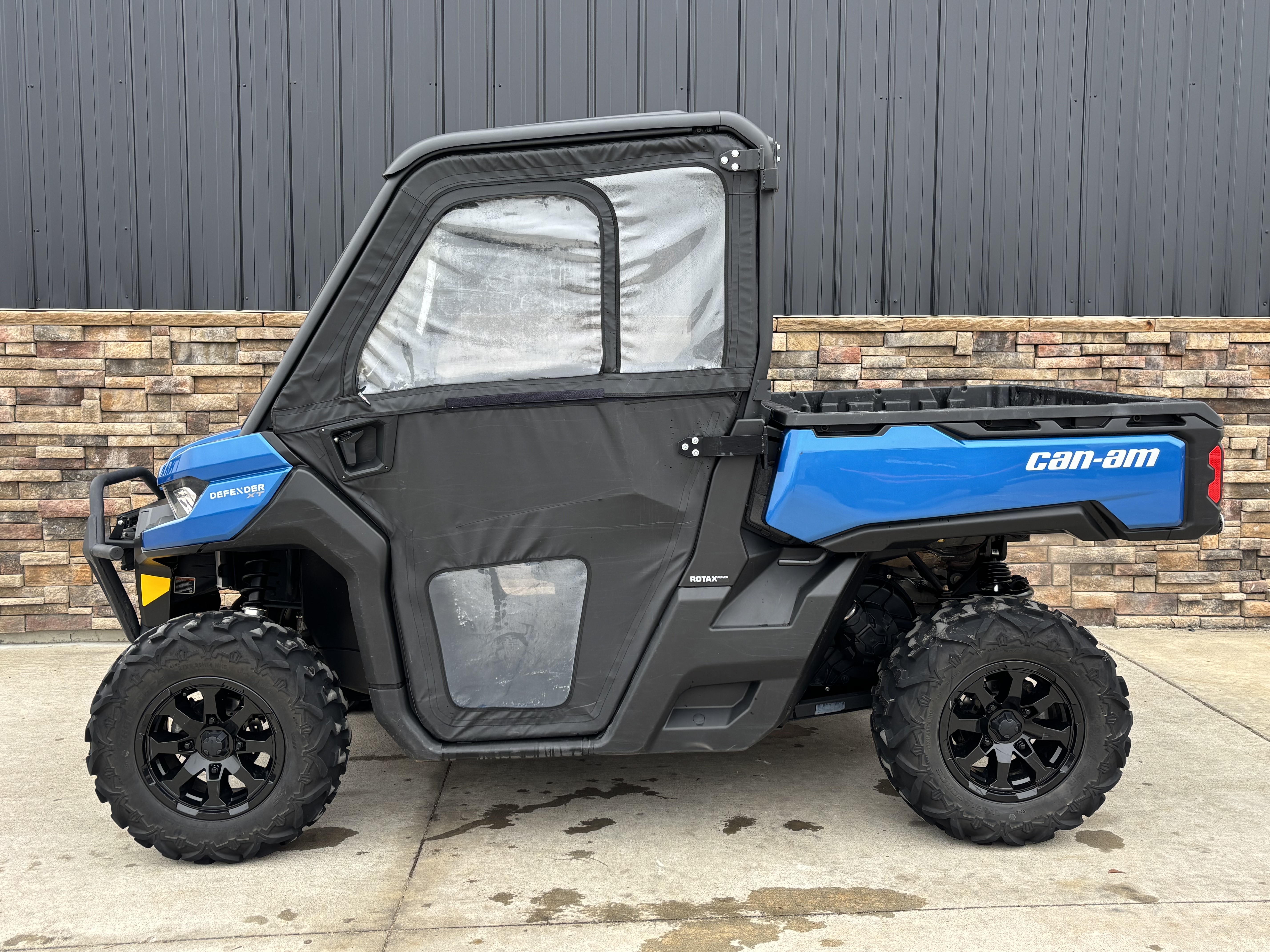 2023 Can-Am Defender XT HD9 in Columbia, Missouri - Photo 14