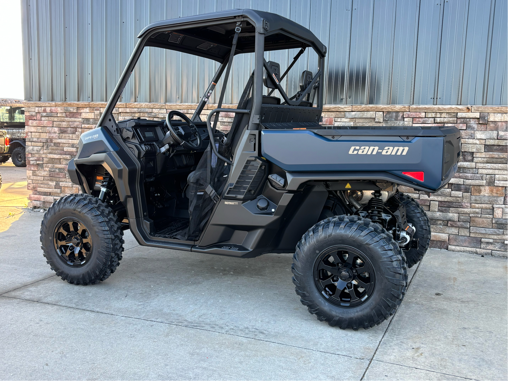 2026 Can-Am Defender XT HD11 in Columbia, Missouri - Photo 2