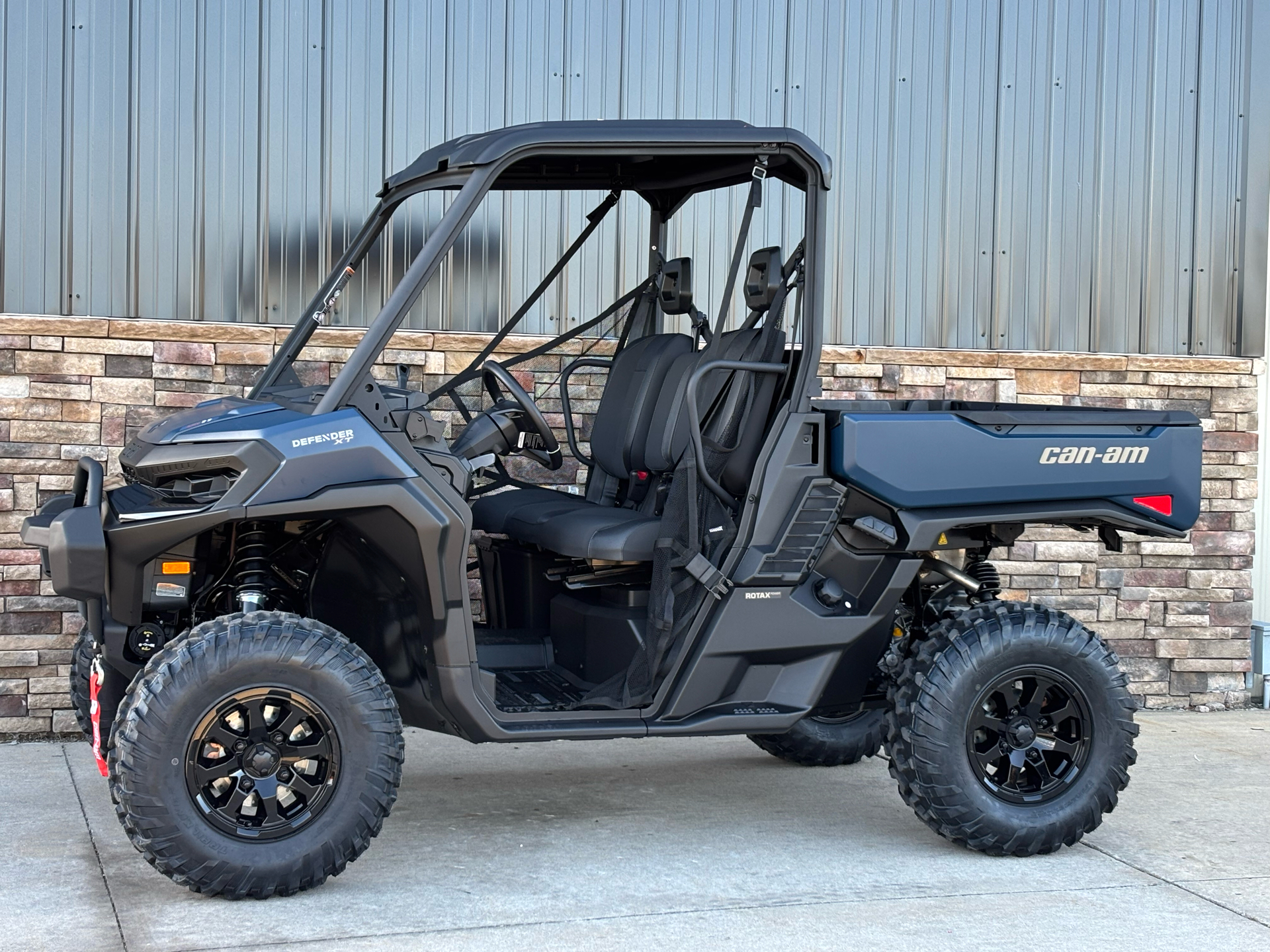 2026 Can-Am Defender XT HD11 in Columbia, Missouri - Photo 3