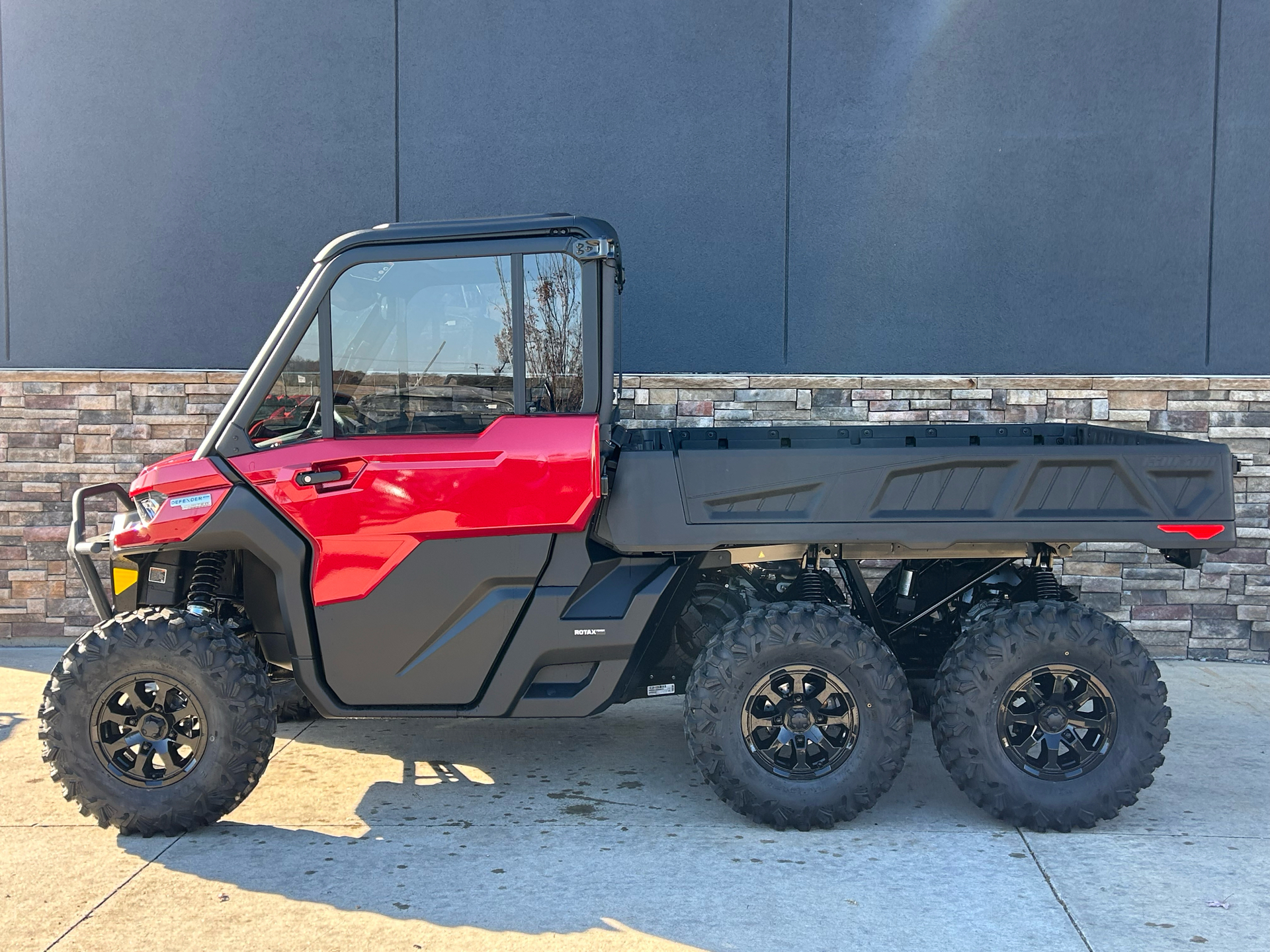 2025 Can-Am Defender 6x6 Limited in Columbia, Missouri - Photo 1