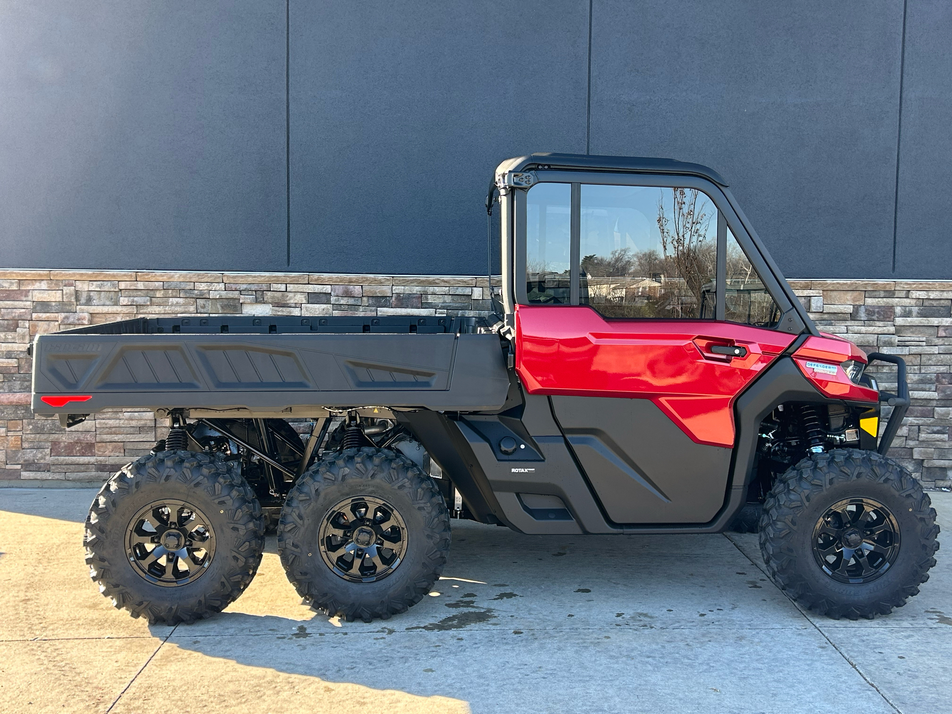 2025 Can-Am Defender 6x6 Limited in Columbia, Missouri - Photo 11