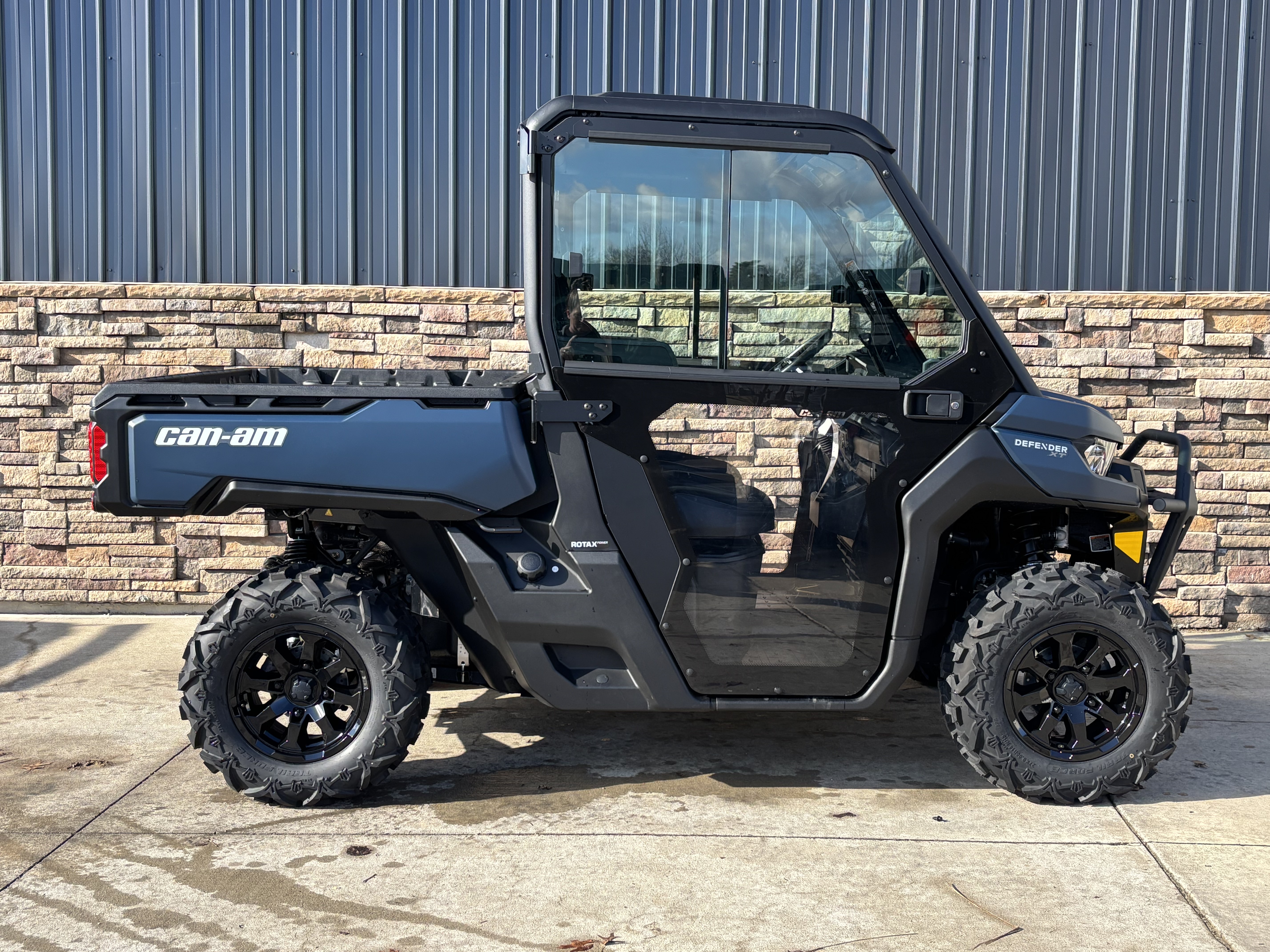 2025 Can-Am Defender XT HD7 in Columbia, Missouri - Photo 1