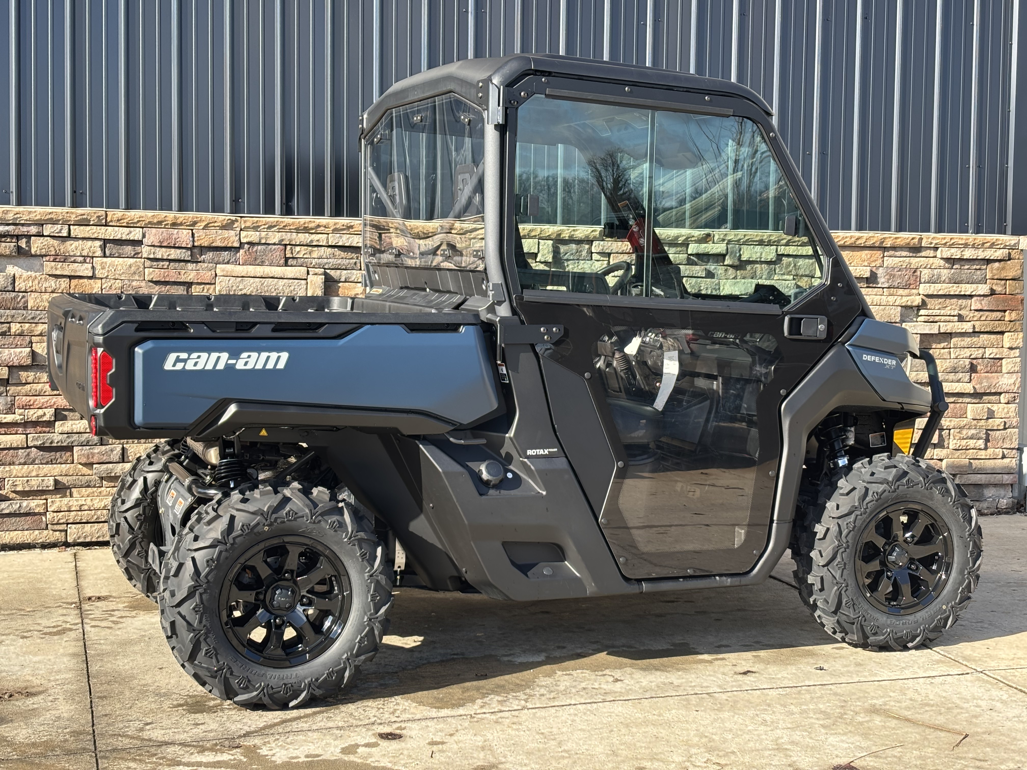 2025 Can-Am Defender XT HD7 in Columbia, Missouri - Photo 2