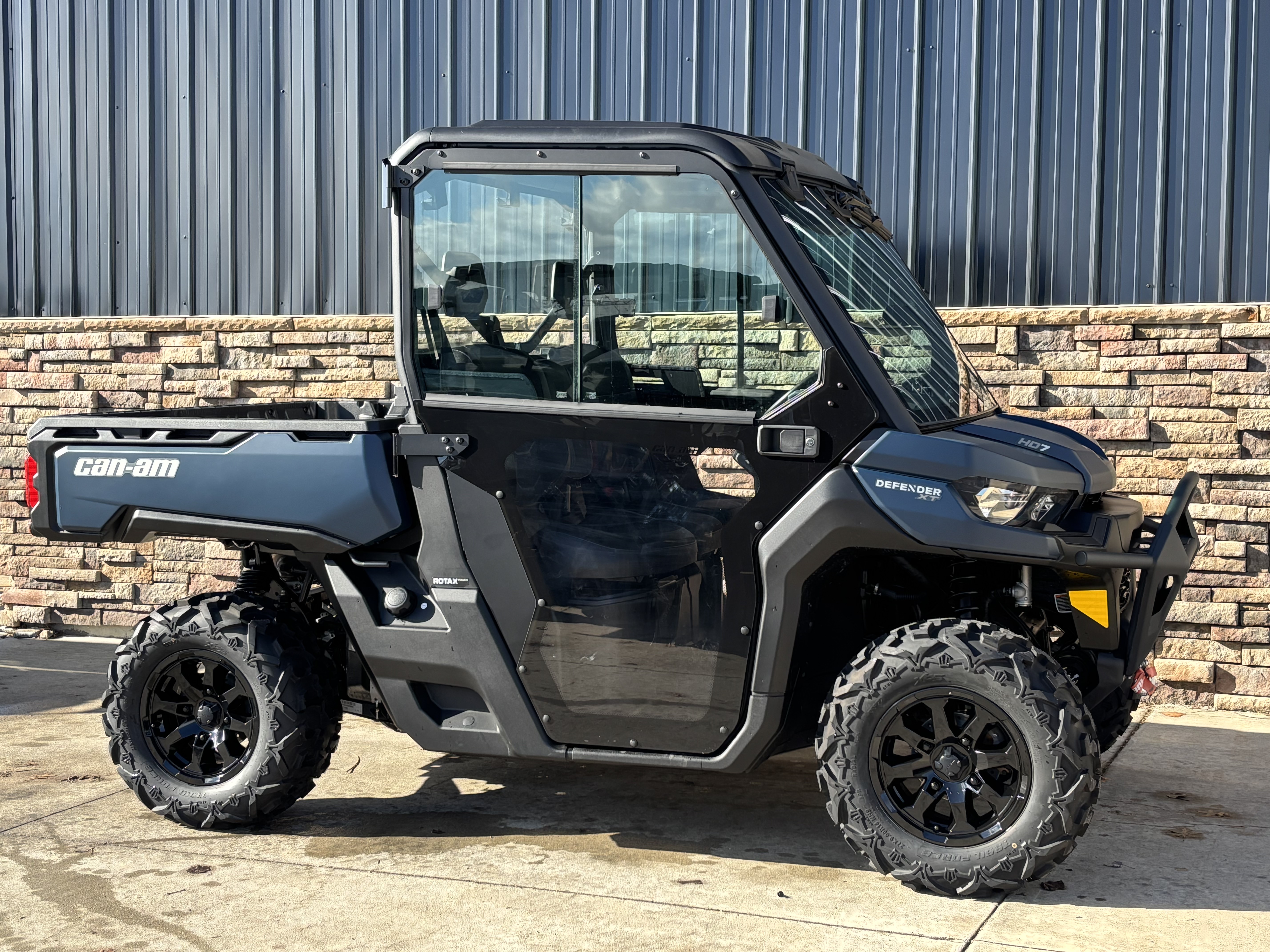 2025 Can-Am Defender XT HD7 in Columbia, Missouri - Photo 3