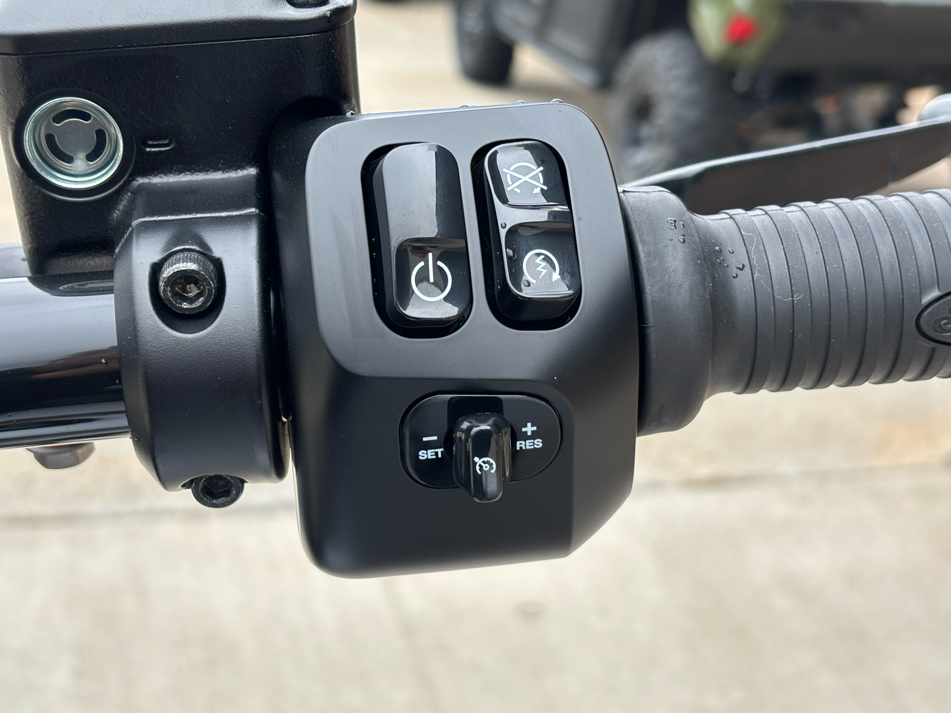 2026 Indian Motorcycle Springfield® Dark Horse® in Columbia, Missouri - Photo 10