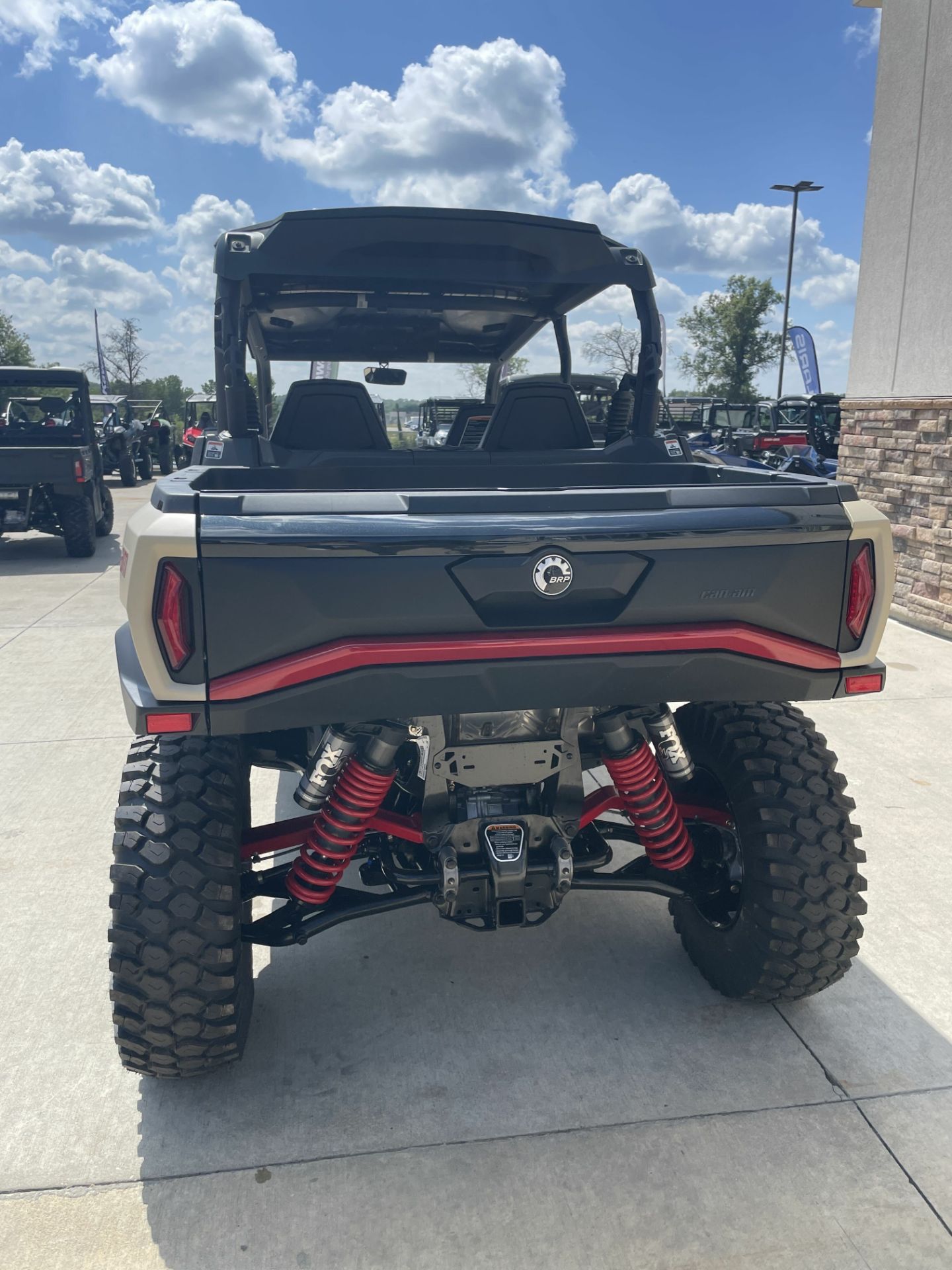 2024 Can-Am Commander MAX XT-P in Columbia, Missouri - Photo 9