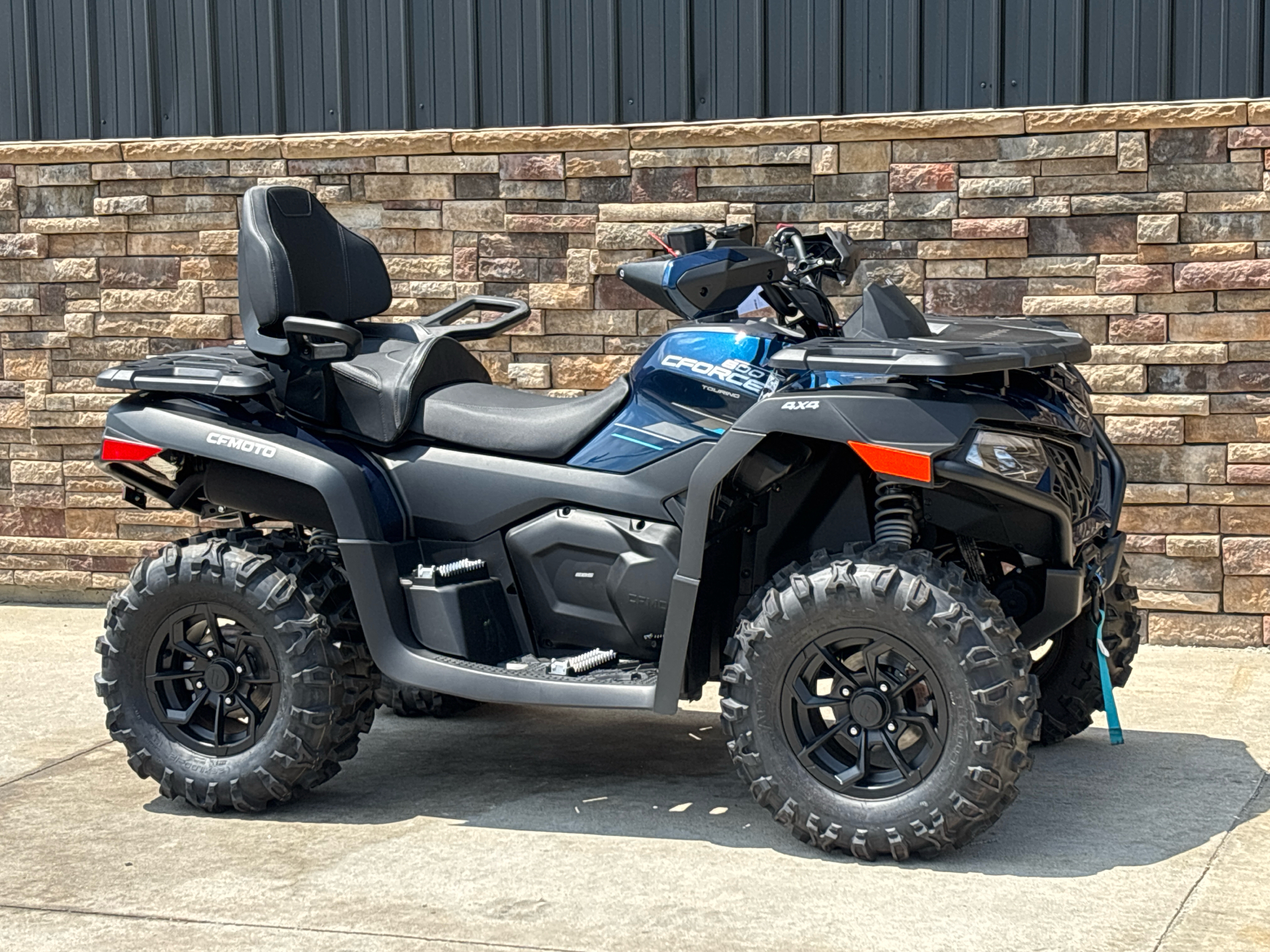 2025 CFMOTO CForce 600 Touring in Columbia, Missouri - Photo 2