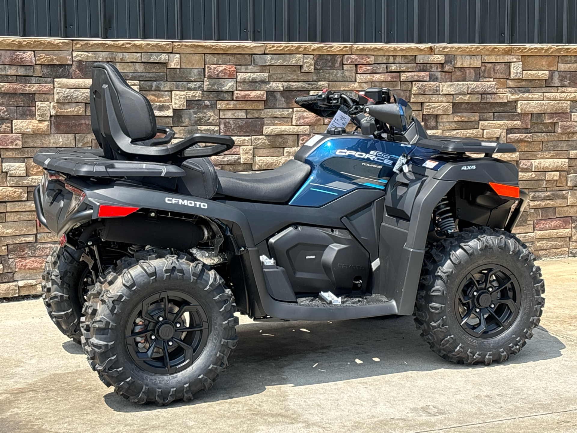 2025 CFMOTO CForce 600 Touring in Columbia, Missouri - Photo 3