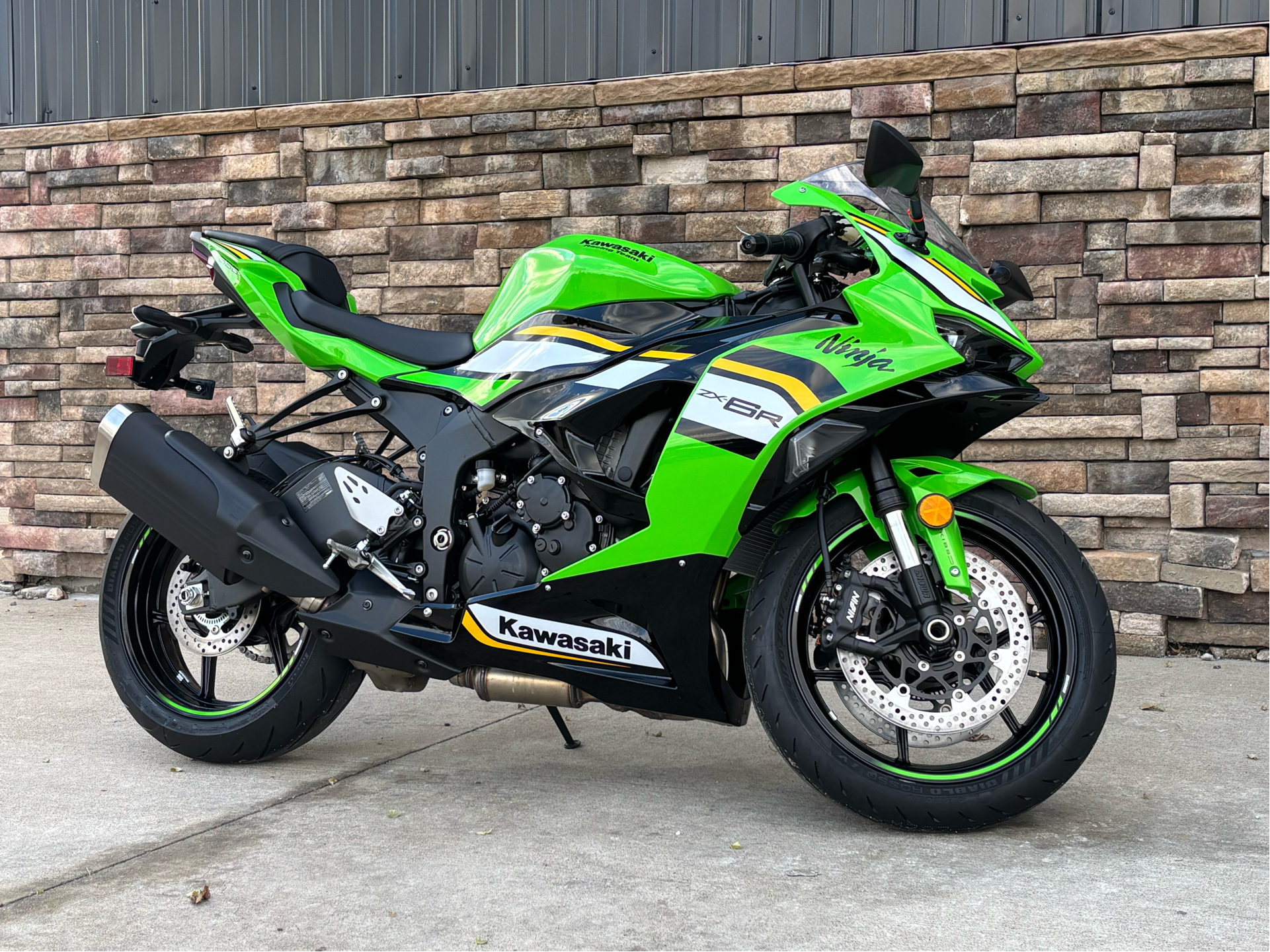 2025 Kawasaki Ninja ZX-6R KRT Edition ABS in Columbia, Missouri - Photo 2