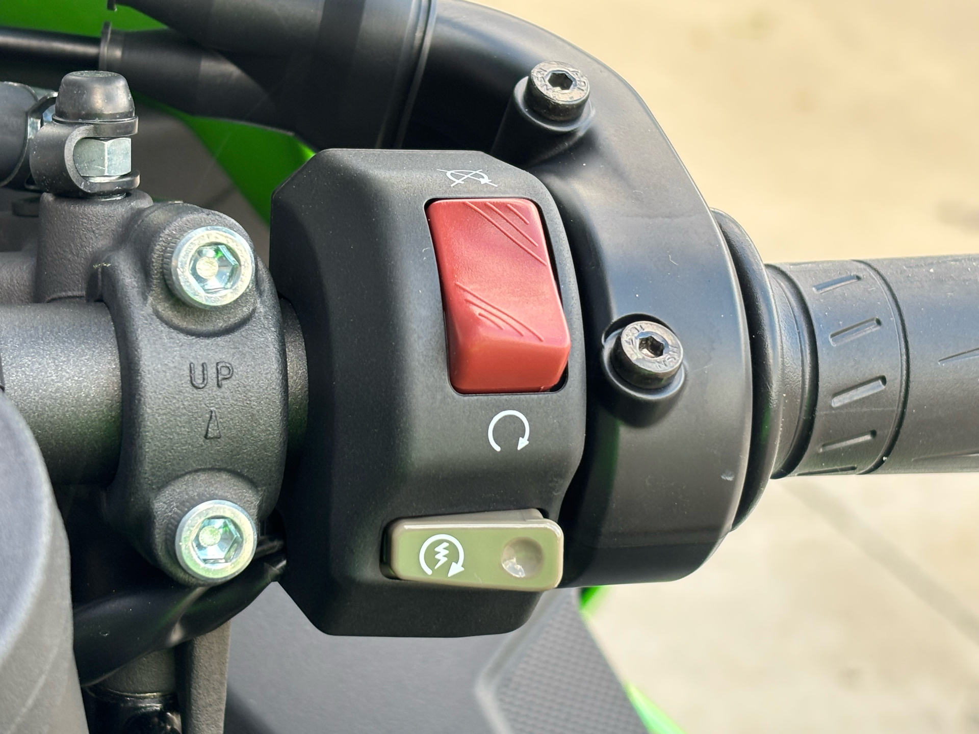 2025 Kawasaki Ninja ZX-6R KRT Edition ABS in Columbia, Missouri - Photo 8