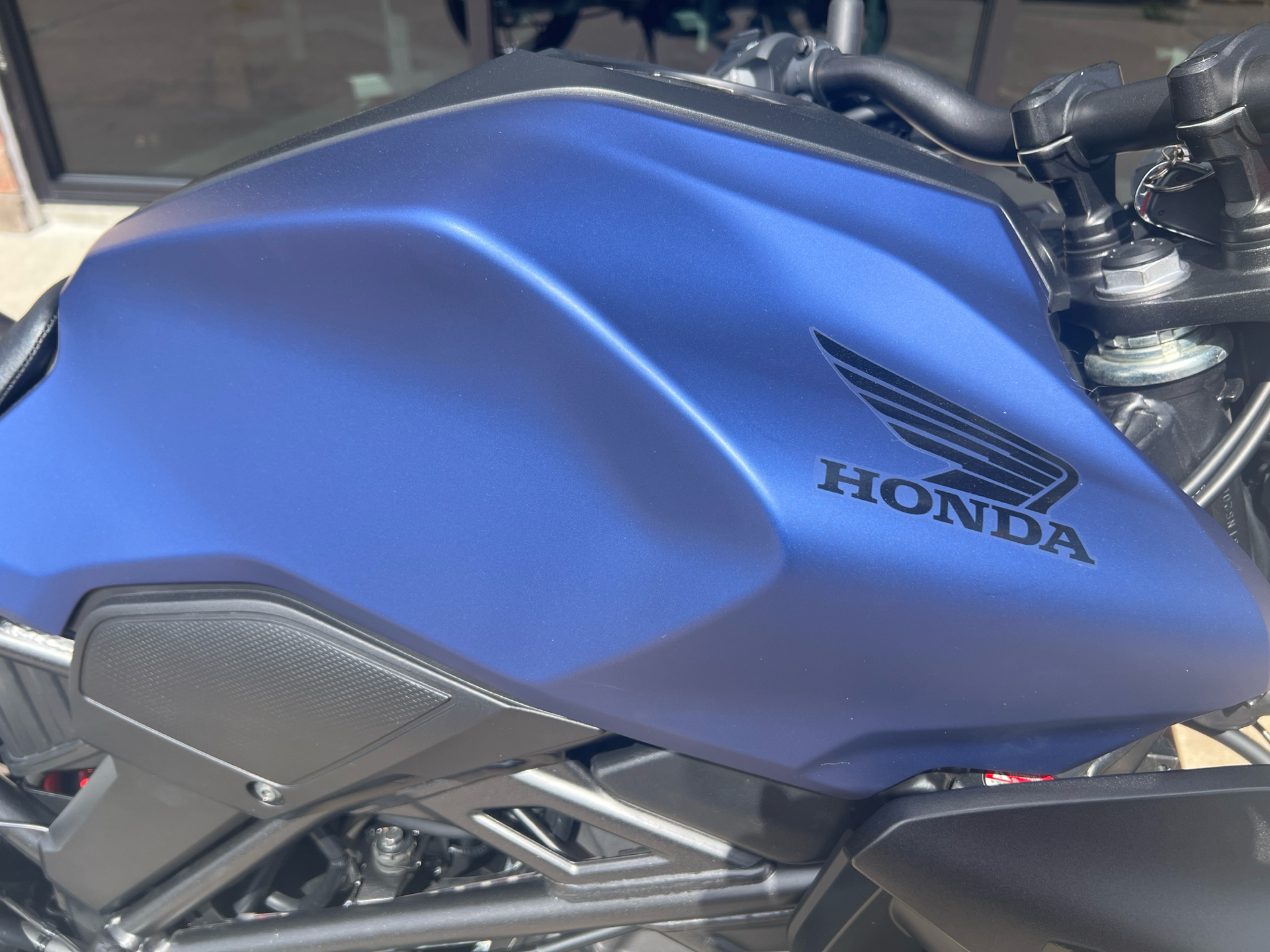 2022 Honda CB300R ABS in Columbia, Missouri - Photo 7