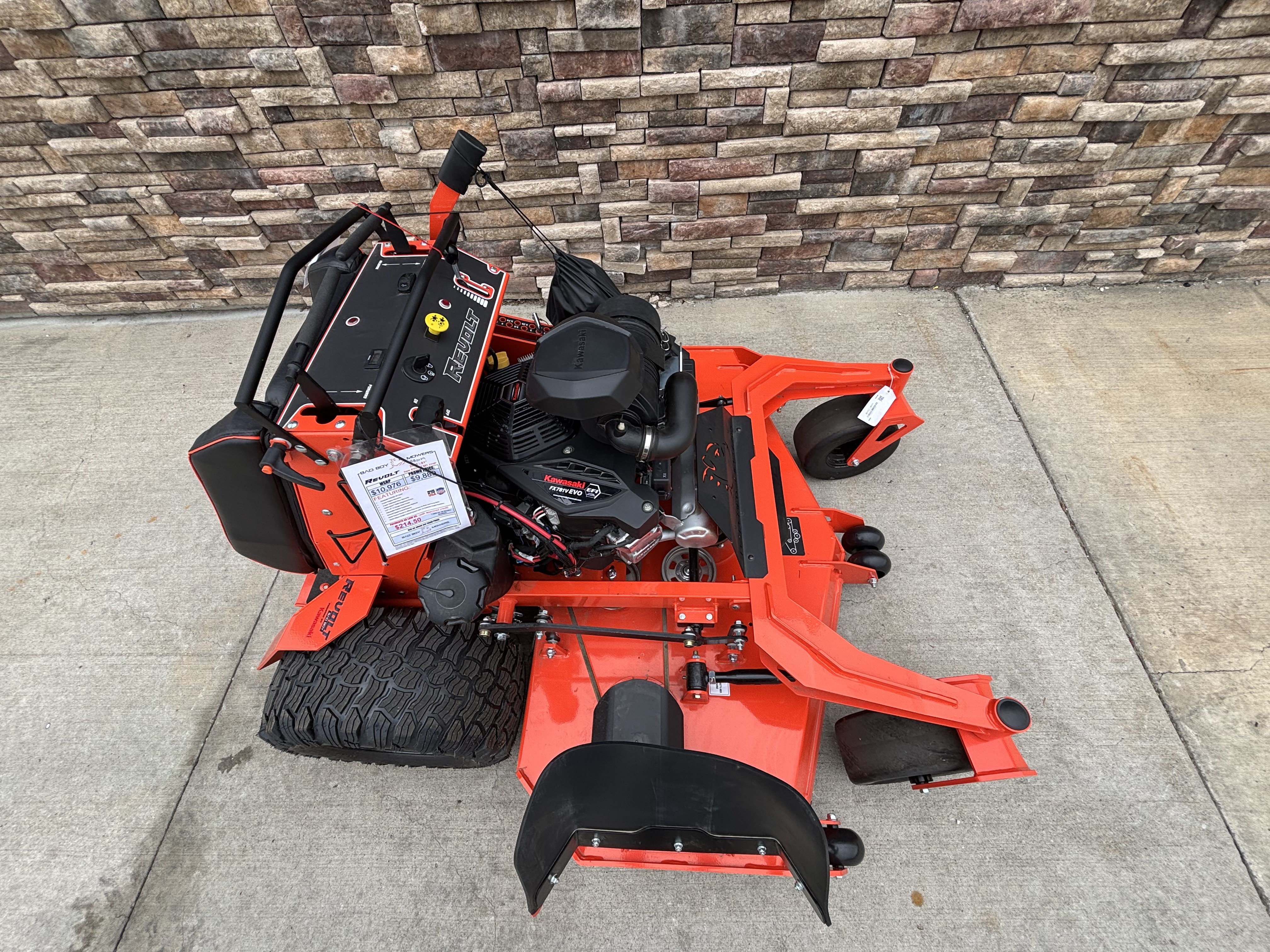 2026 Bad Boy Mowers Revolt 61 in. Kawasaki FX781V EVO EFI 31 hp in Columbia, Missouri - Photo 4