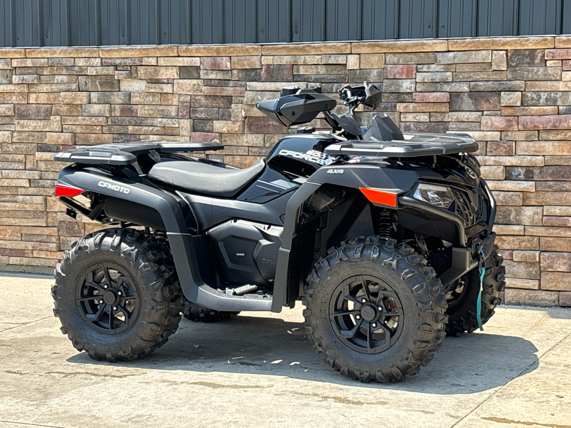 2025 CFMOTO CForce 600 in Columbia, Missouri - Photo 2