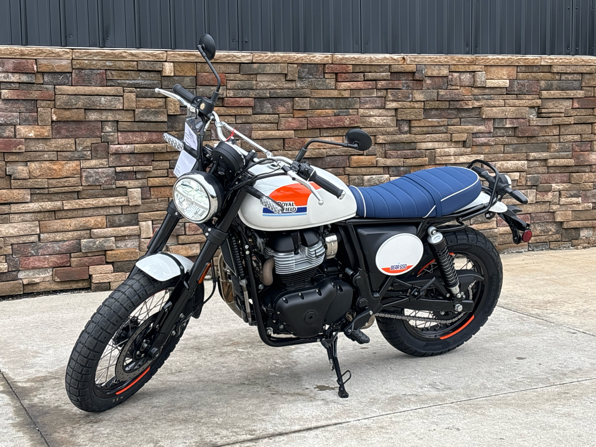 2025 Royal Enfield Bear 650 in Columbia, Missouri - Photo 2