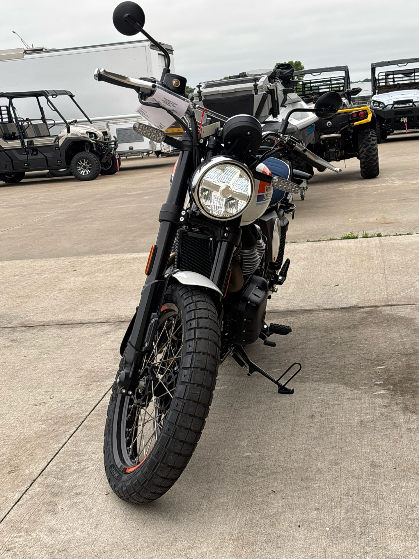 2025 Royal Enfield Bear 650 in Columbia, Missouri - Photo 12