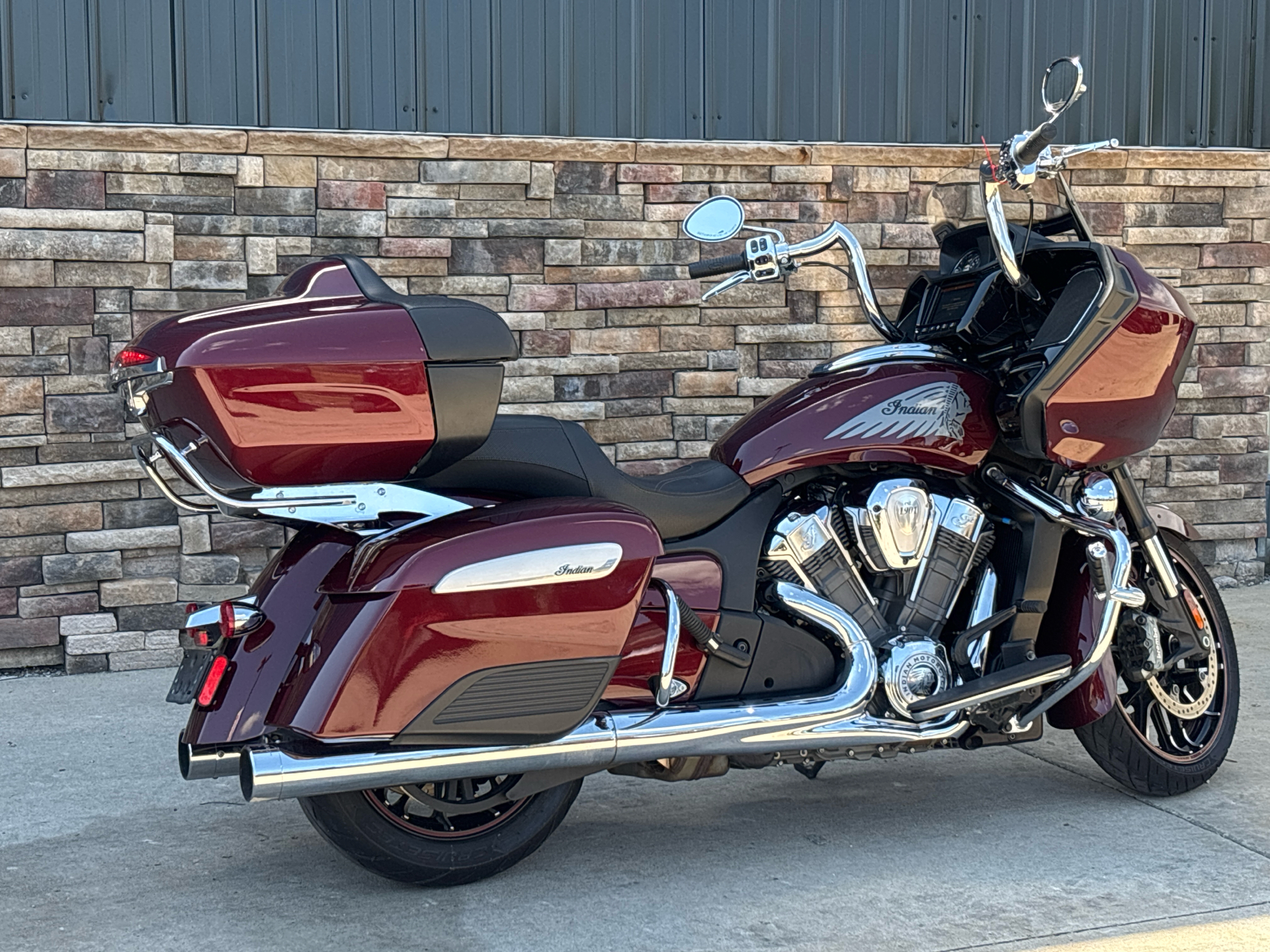2022 Indian Motorcycle Challenger® Limited in Columbia, Missouri - Photo 2