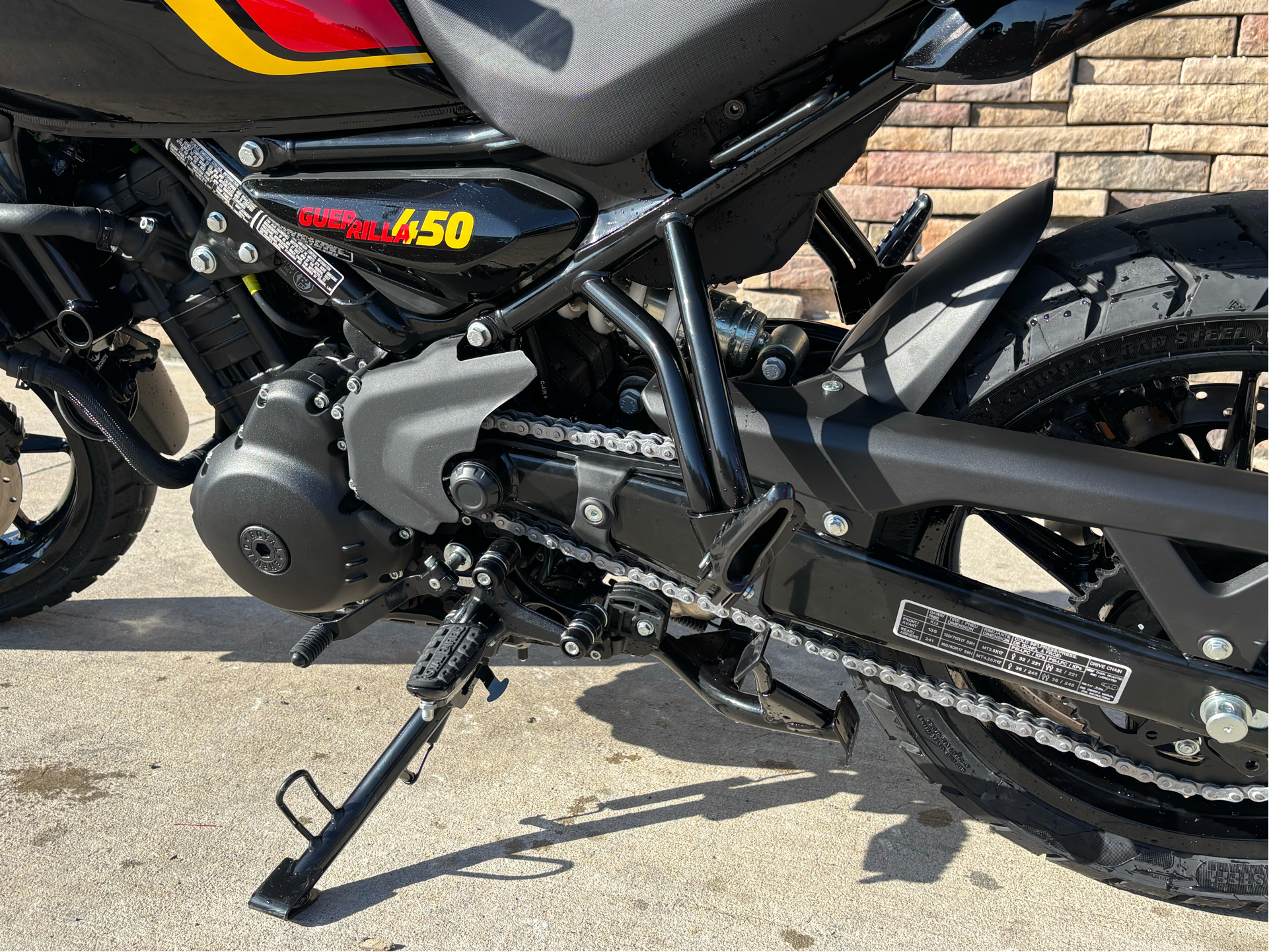 2026 Royal Enfield Guerrilla 450 in Columbia, Missouri - Photo 10