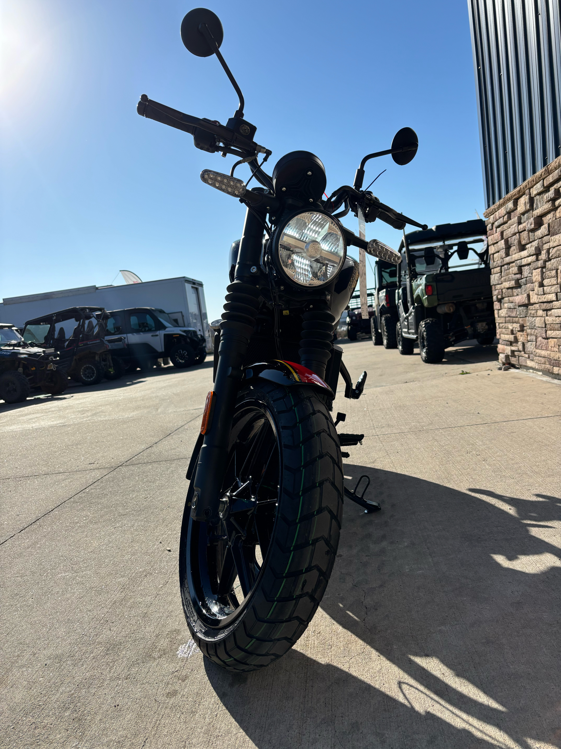 2026 Royal Enfield Guerrilla 450 in Columbia, Missouri - Photo 11