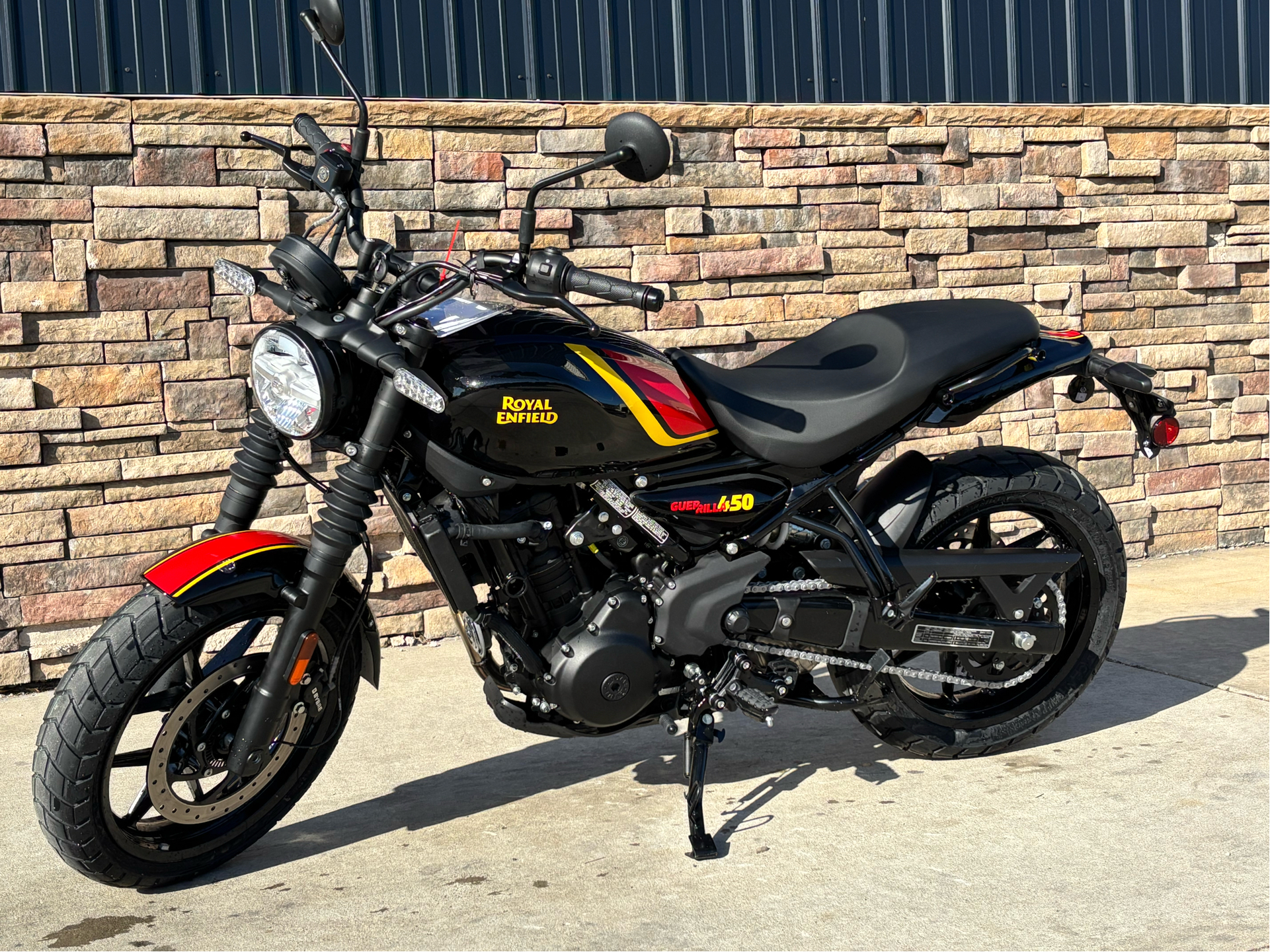 2026 Royal Enfield Guerrilla 450 in Columbia, Missouri - Photo 2