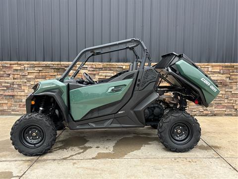 2023 Can-Am Commander DPS 700 in Columbia, Missouri - Photo 13