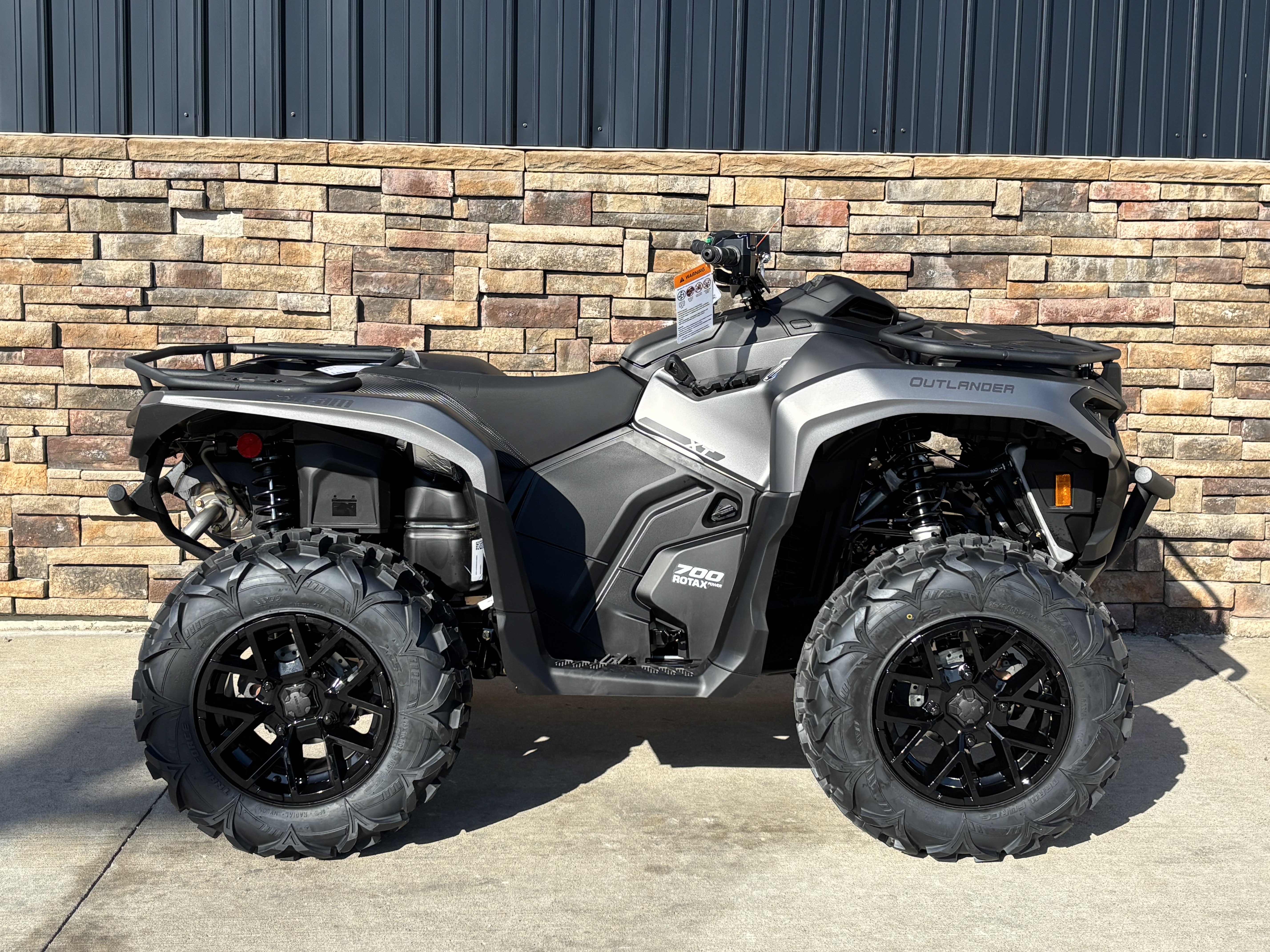 2026 Can-Am Outlander XT 700 in Columbia, Missouri - Photo 17