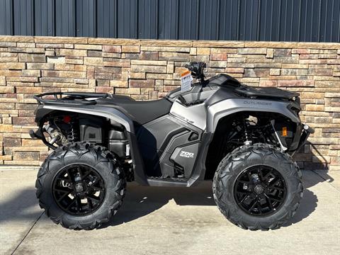 2026 Can-Am Outlander XT 700 in Columbia, Missouri - Photo 17