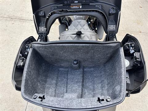 2025 Indian Motorcycle Pursuit® Dark Horse® with 112 and Powerband Audio Package in Columbia, Missouri - Photo 11