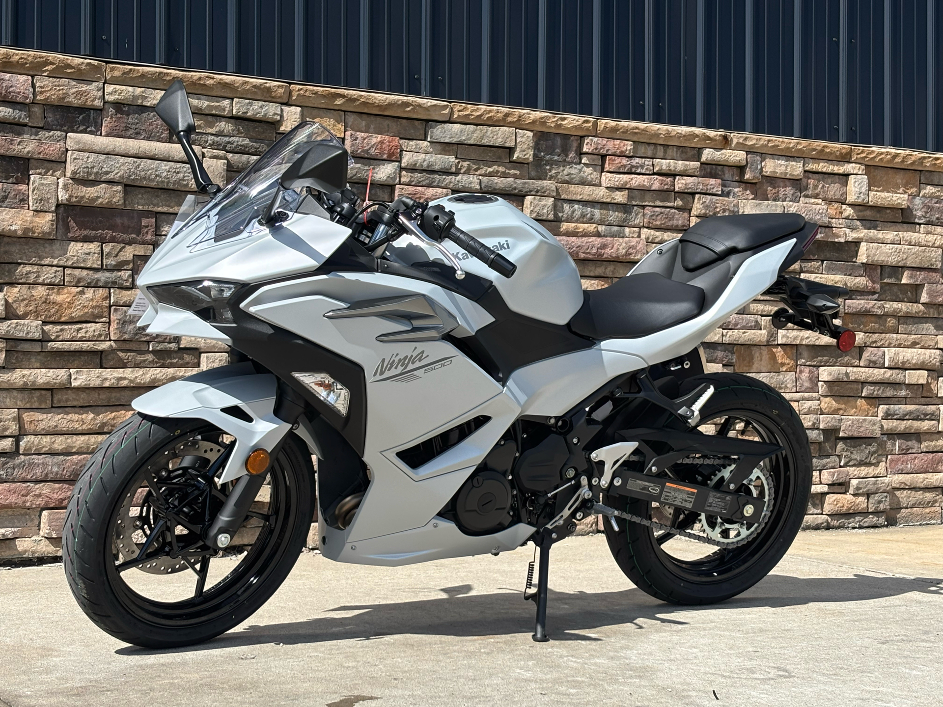 2025 Kawasaki Ninja 500 in Columbia, Missouri - Photo 2