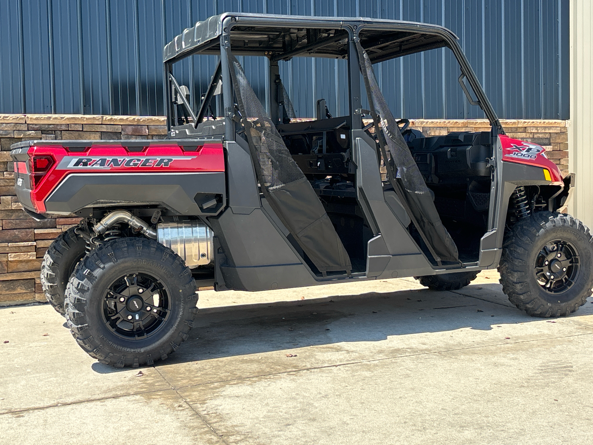 2025 Polaris Ranger Crew XP 1000 Premium in Columbia, Missouri - Photo 2