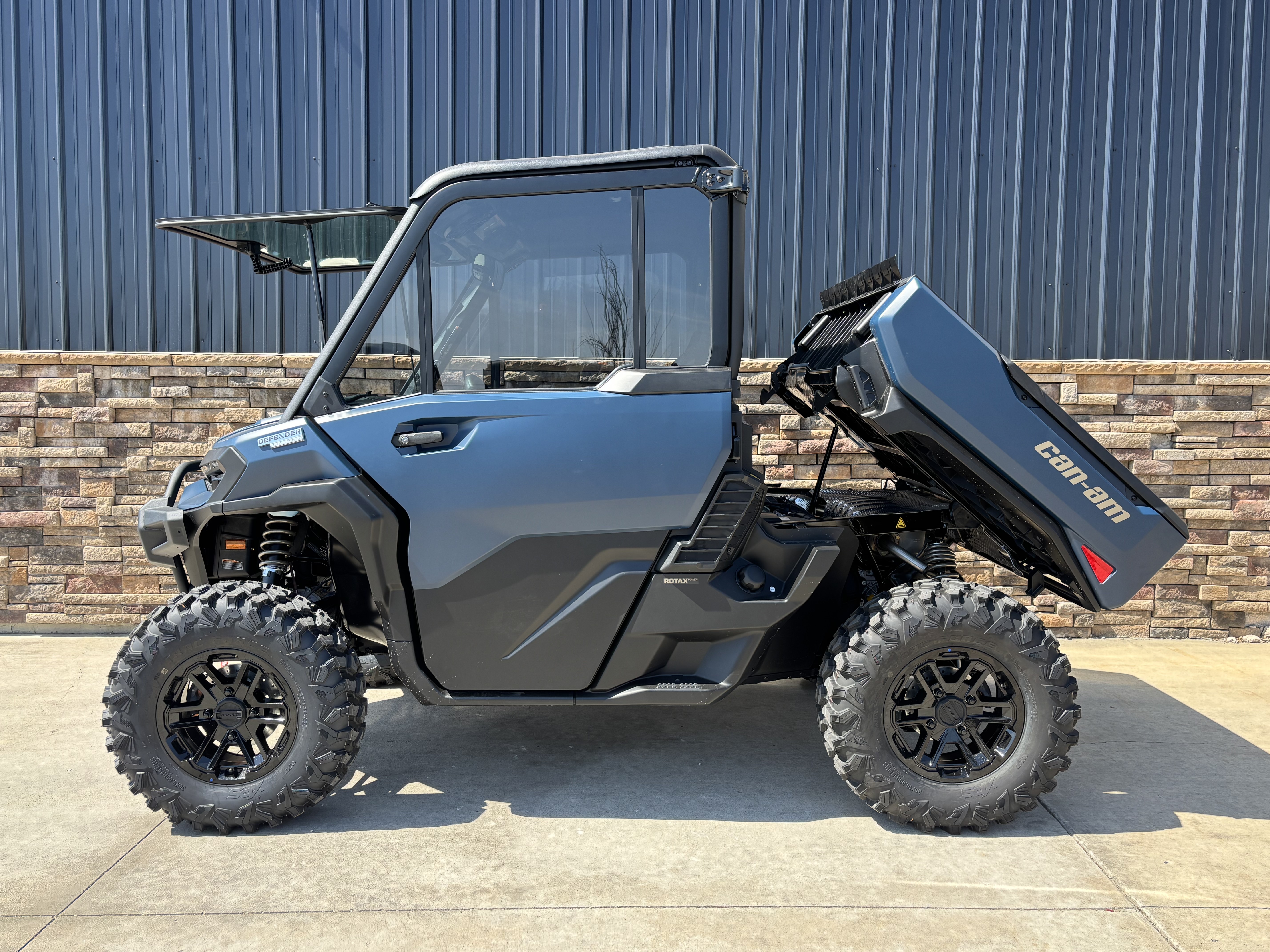 2026 Can-Am Defender Limited HD11 in Columbia, Missouri - Photo 9