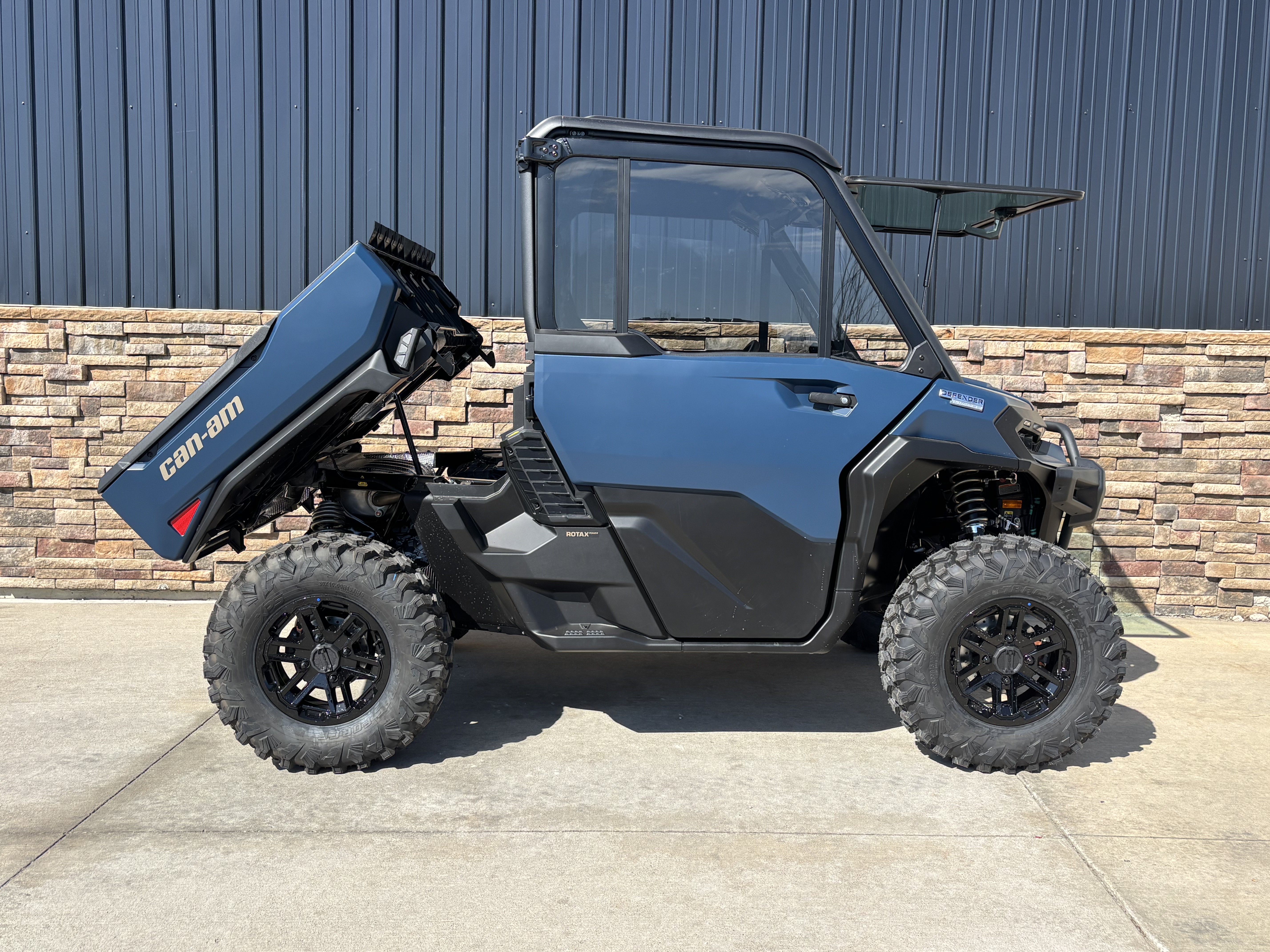 2026 Can-Am Defender Limited HD11 in Columbia, Missouri - Photo 9
