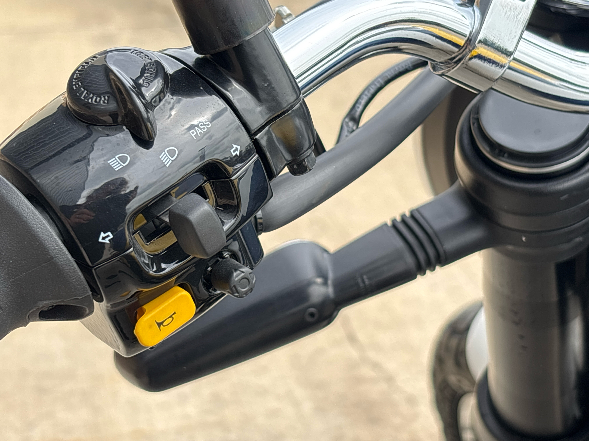2025 Royal Enfield Bear 650 in Columbia, Missouri - Photo 7