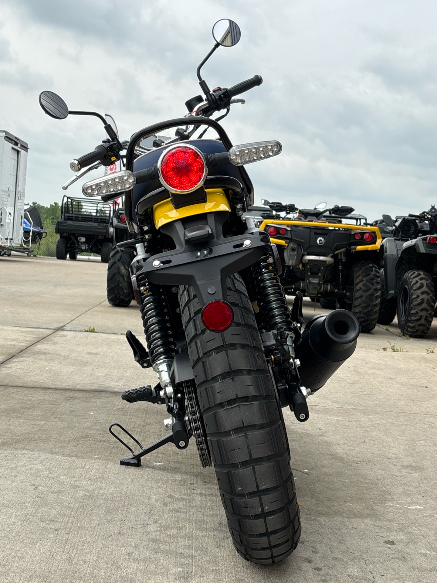 2025 Royal Enfield Bear 650 in Columbia, Missouri - Photo 13