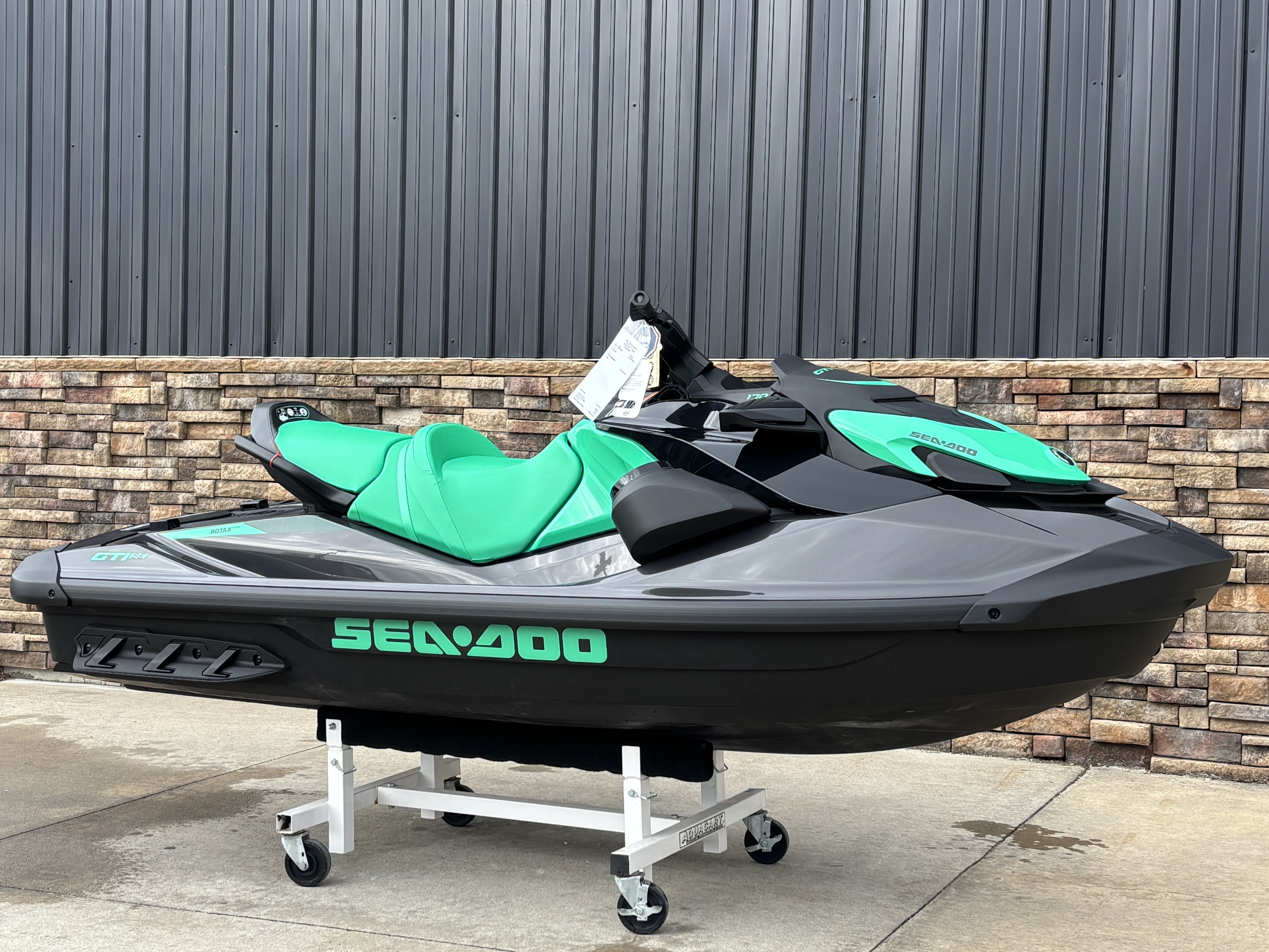 2026 Sea-Doo GTI SE 170 in Columbia, Missouri - Photo 2
