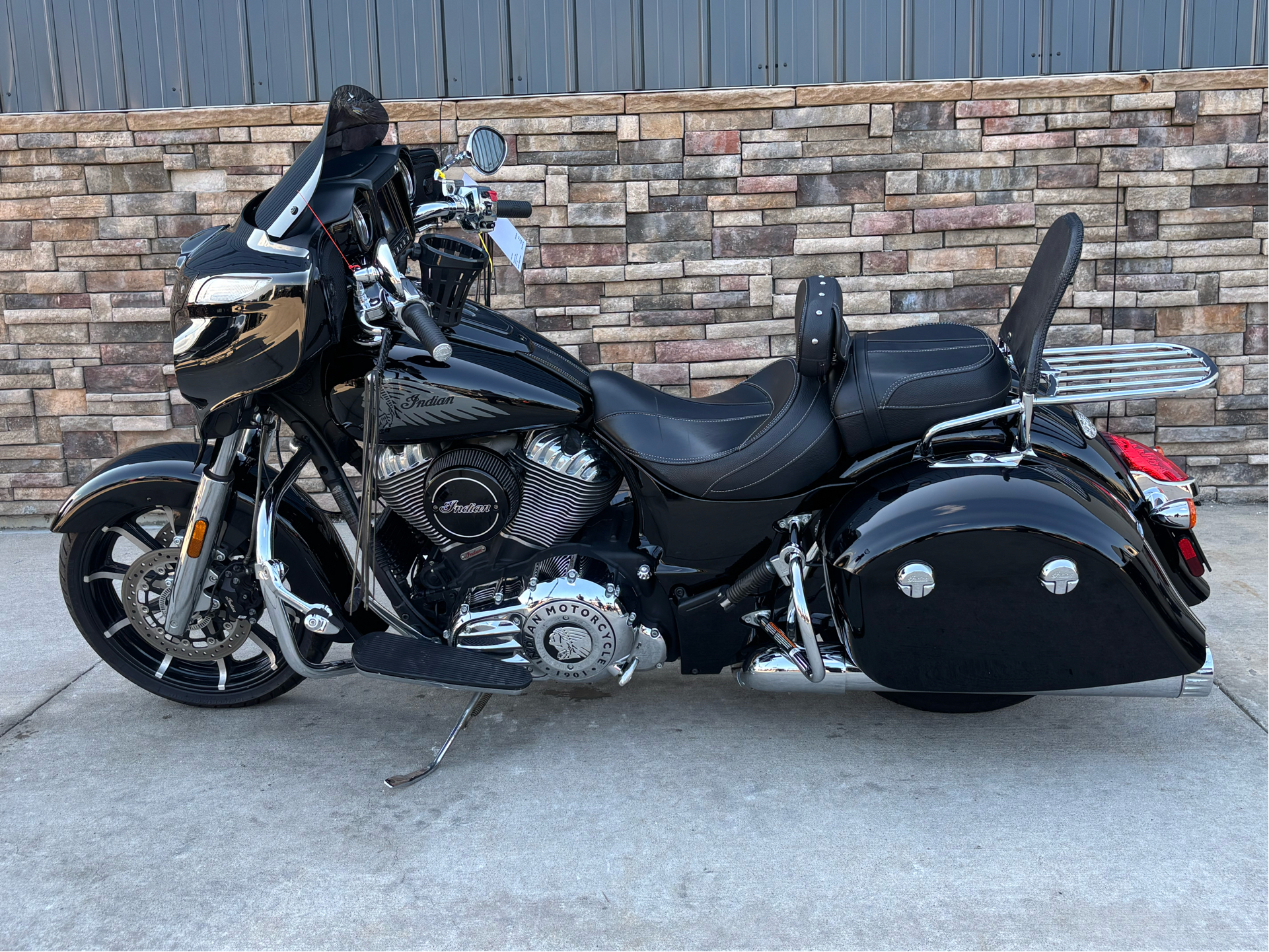 2017 Indian Motorcycle Chieftain® Limited in Columbia, Missouri - Photo 1