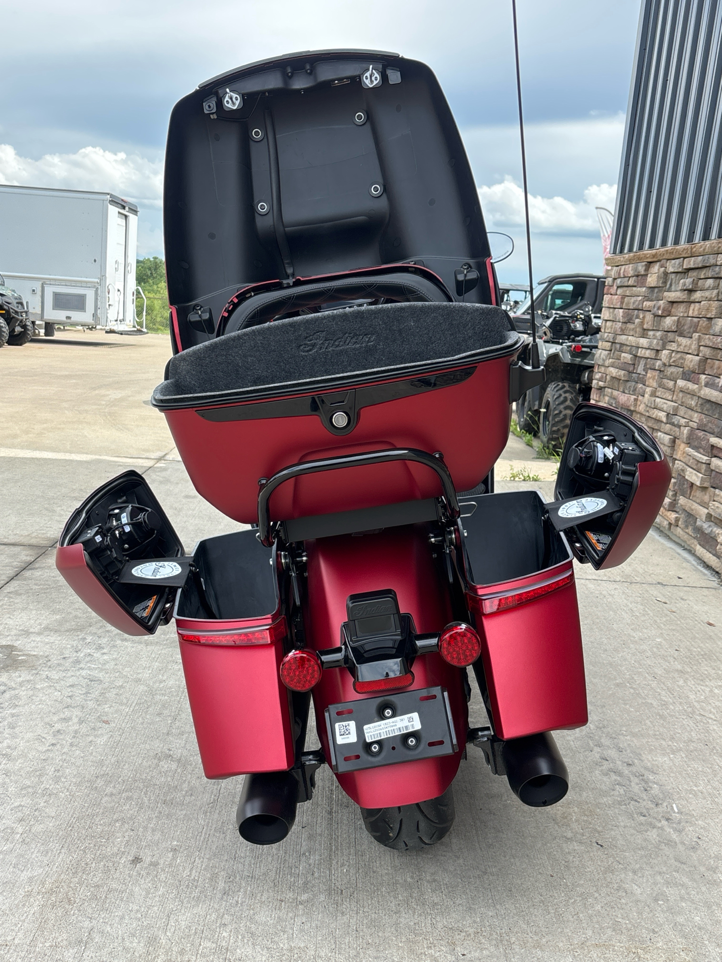 2025 Indian Motorcycle Roadmaster® Dark Horse® in Columbia, Missouri - Photo 5