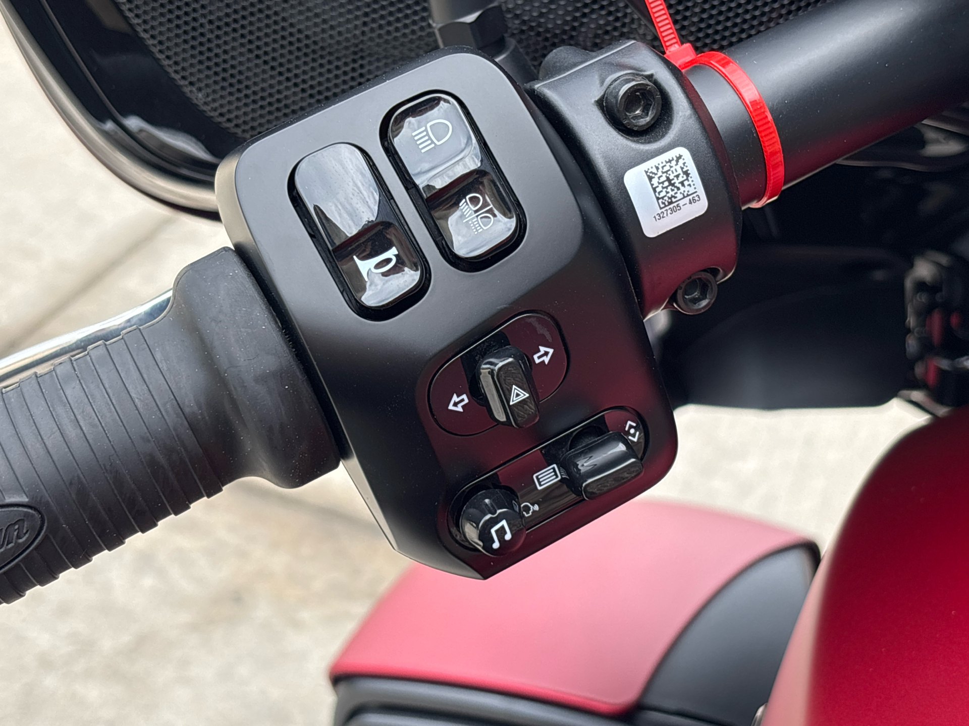 2025 Indian Motorcycle Roadmaster® Dark Horse® in Columbia, Missouri - Photo 10