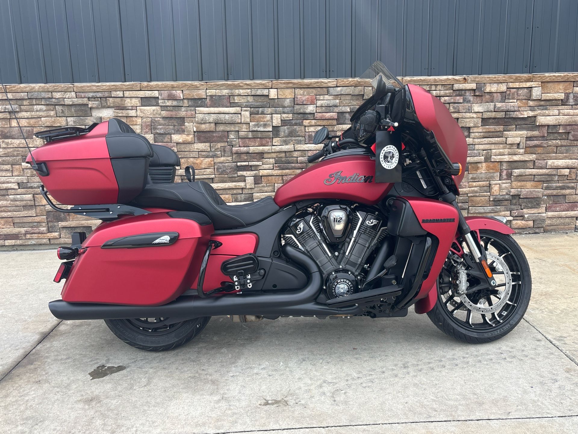 2025 Indian Motorcycle Roadmaster® Dark Horse® in Columbia, Missouri - Photo 14