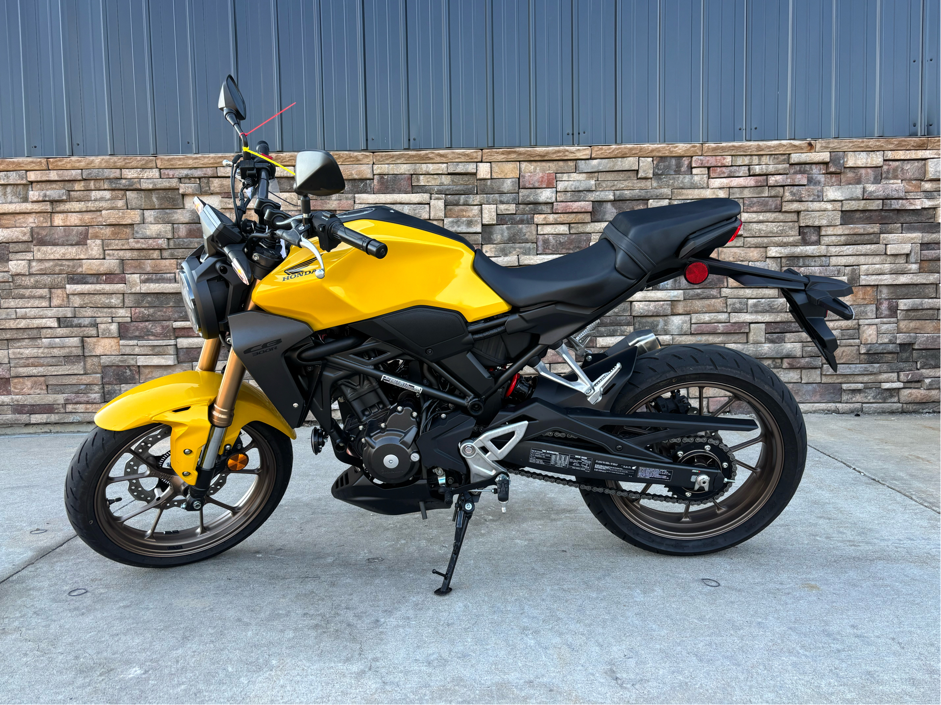 2024 Honda CB300R ABS in Columbia, Missouri - Photo 12