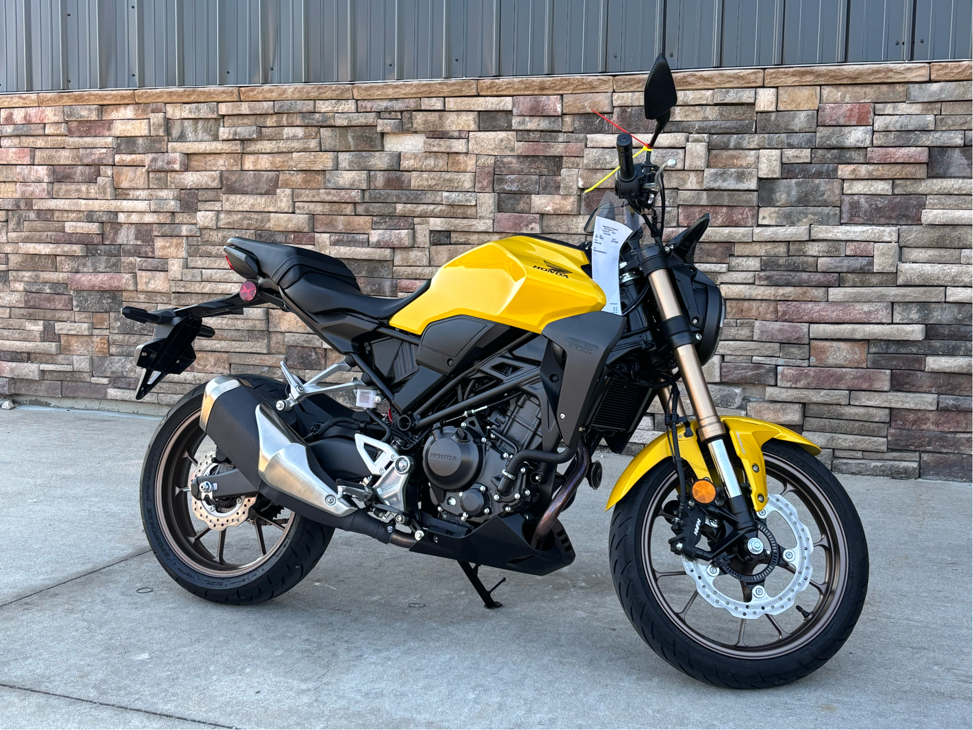 2024 Honda CB300R ABS in Columbia, Missouri - Photo 3